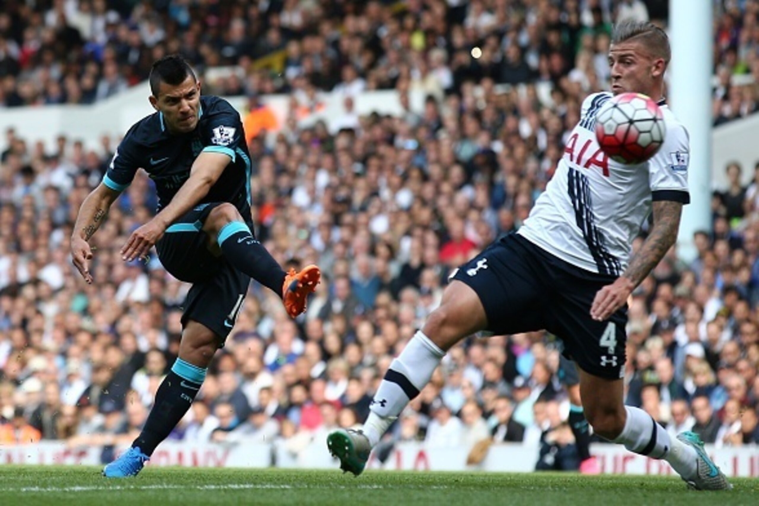 Manchester City's Argentinian striker Sergio Aguero (L) has un unsuccessful shot past Tottenham Hotspur's Belgian defender Toby Alderweireld during the English Premier League football match between Tottenham Hotspur and Manchester City at White Hart Lane Manchester City's Argentinian striker Sergio Aguero (L) has un unsuccessful shot past Tottenham Hotspur's Belgian defender Toby Alderweireld during the English Premier League football match between Tottenham Hotspur and Manchester City at White Hart Lane