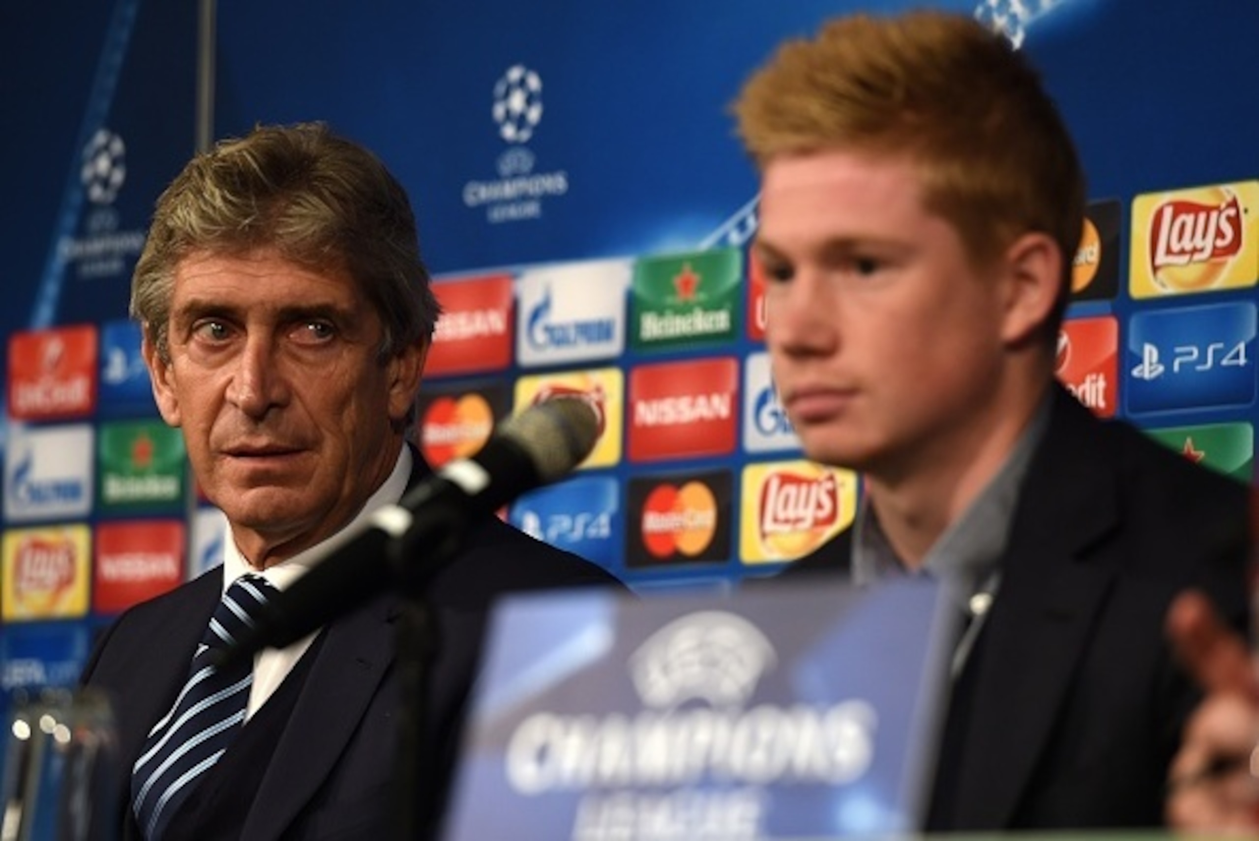 Manchester´s Chilean head coach Manuel Pellegrini and Belgian midfielder Kevin DeBruyne adress a press conference on the eve of the Group D, first-leg UEFA Champions League football match Borussia Moenchengladbach vs Manchester City FC in Moenchengladbach Manchester´s Chilean head coach Manuel Pellegrini and Belgian midfielder Kevin DeBruyne adress a press conference on the eve of the Group D, first-leg UEFA Champions League football match Borussia Moenchengladbach vs Manchester City FC in Moenchengladbach