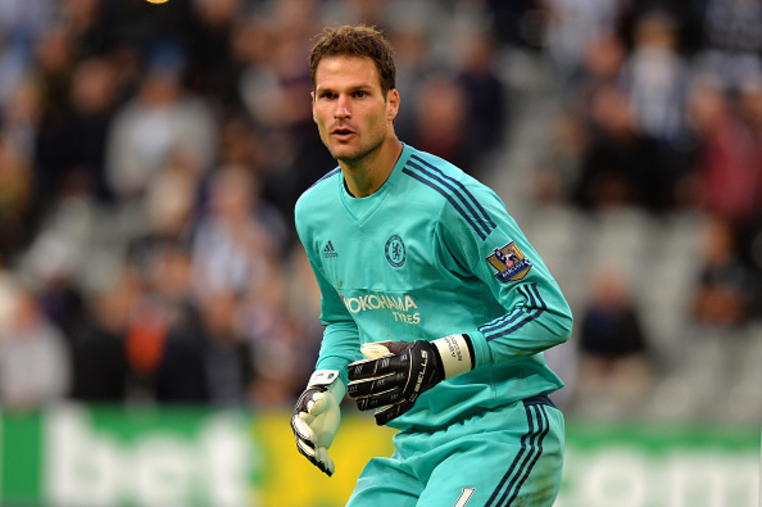 NEWCASTLE UPON TYNE, ENGLAND - SEPTEMBER 26: Asmir Begovic of Chelsea during the Barclays Premier League match between Newcastle United and Chelsea at St James' Park on September 26, 2015 in Newcastle upon Tyne, United Kingdom. (Photo by Tony Marshall/ NEWCASTLE UPON TYNE, ENGLAND - SEPTEMBER 26: Asmir Begovic of Chelsea during the Barclays Premier League match between Newcastle United and Chelsea at St James' Park on September 26, 2015 in Newcastle upon Tyne, United Kingdom. (Photo by Tony Marshall/