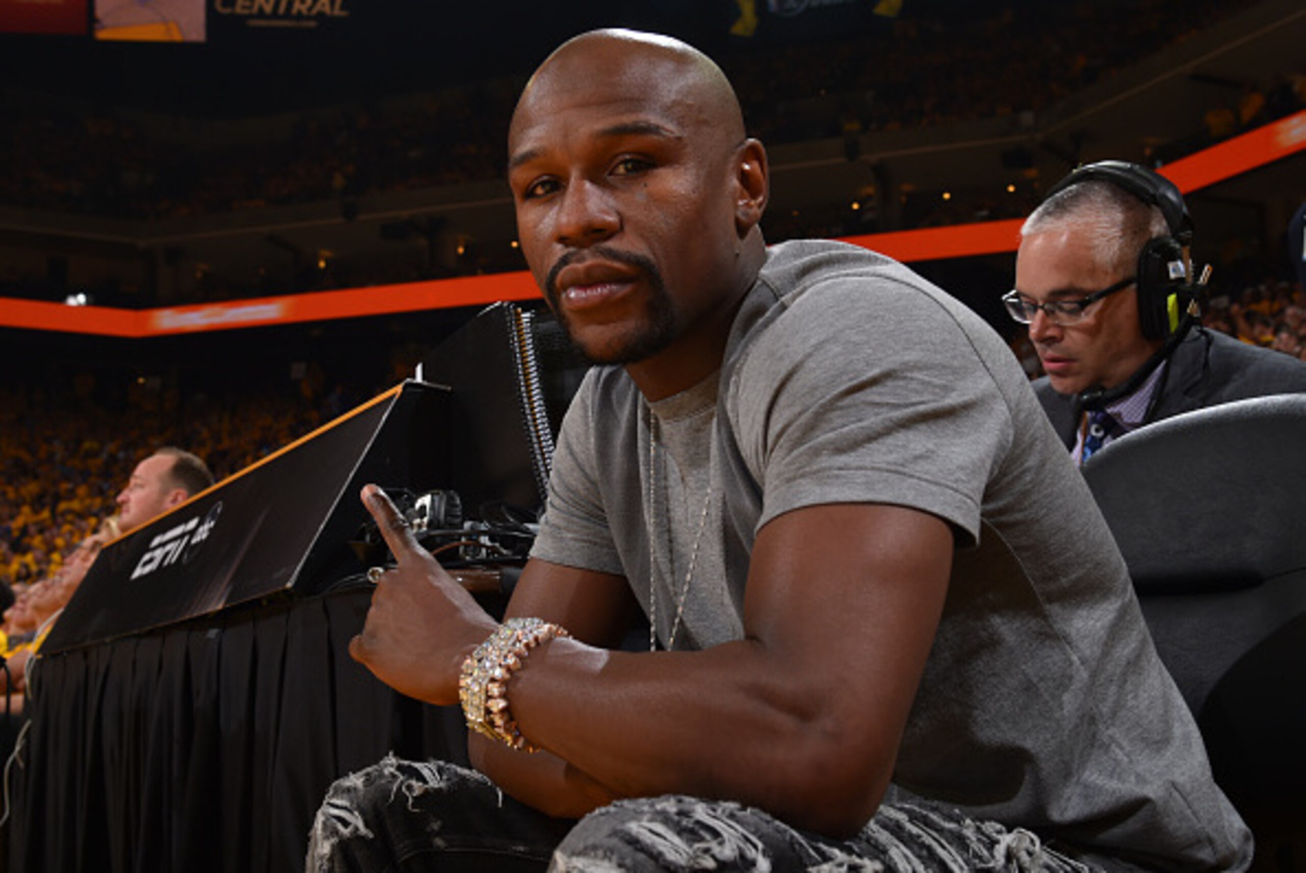 OAKLAND,CA - JUNE 14:  Floyd Mayweather poses for a picture during the Golden State Warriors against the Cleveland Cavaliers at the Oracle Arena During Game one of the 2015 NBA Finals on June 14, 2015 in Oakland, California NOTE TO USER: User expressly ac