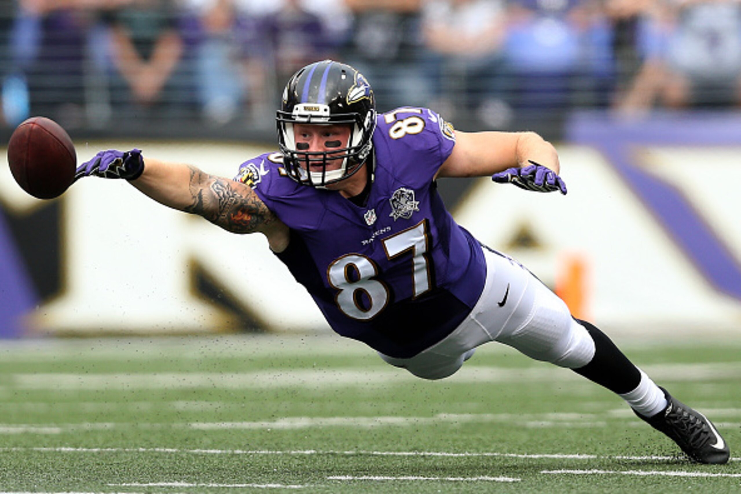 BALTIMORE, MD - SEPTEMBER 27: Tight end Maxx Williams #87 of the Baltimore Ravens just misses a pass in the third quarter of a game against the Cincinnati Bengals at M&T Bank Stadium on September 27, 2015 in Baltimore, Maryland. (Photo by Patrick Smith/Ge BALTIMORE, MD - SEPTEMBER 27: Tight end Maxx Williams #87 of the Baltimore Ravens just misses a pass in the third quarter of a game against the Cincinnati Bengals at M&T Bank Stadium on September 27, 2015 in Baltimore, Maryland. (Photo by Patrick Smith/Ge