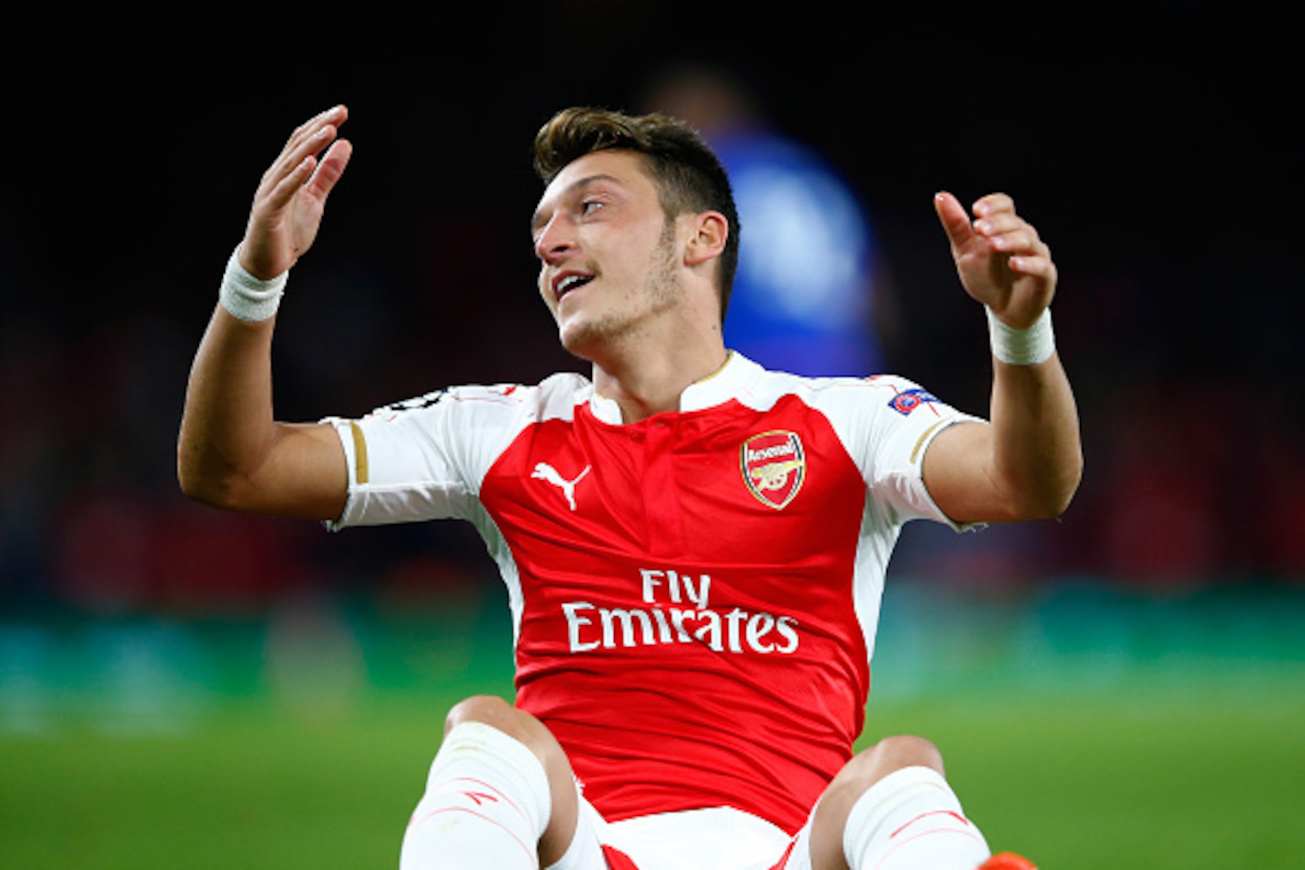 LONDON, ENGLAND - SEPTEMBER 29:  Mesut Oezil of Arsenal reacts during the UEFA Champions League Group F match between Arsenal FC and Olympiacos FC at the Emirates Stadium on September 29, 2015 in London, United Kingdom.  (Photo by Shaun Botterill/Getty Im