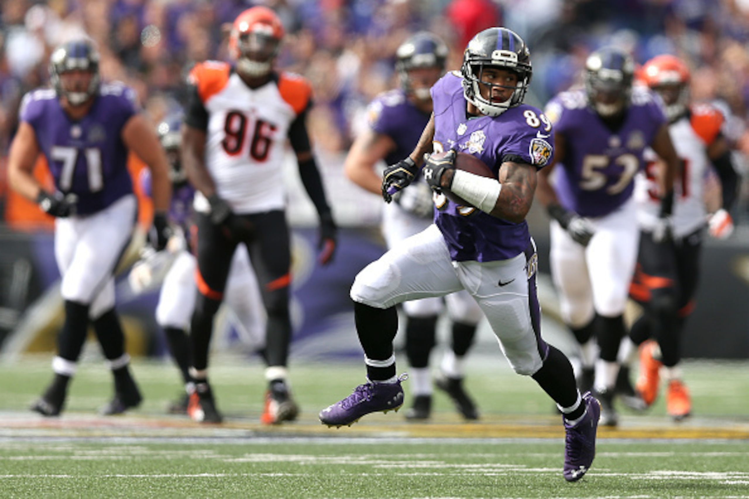 BALTIMORE, MD - SEPTEMBER 27: Wide receiver Steve Smith Sr. #89 of the Baltimore Ravens rushes against the Cincinnati Bengals at M&T Bank Stadium on September 27, 2015 in Baltimore, Maryland. (Photo by Patrick Smith/Getty Images)