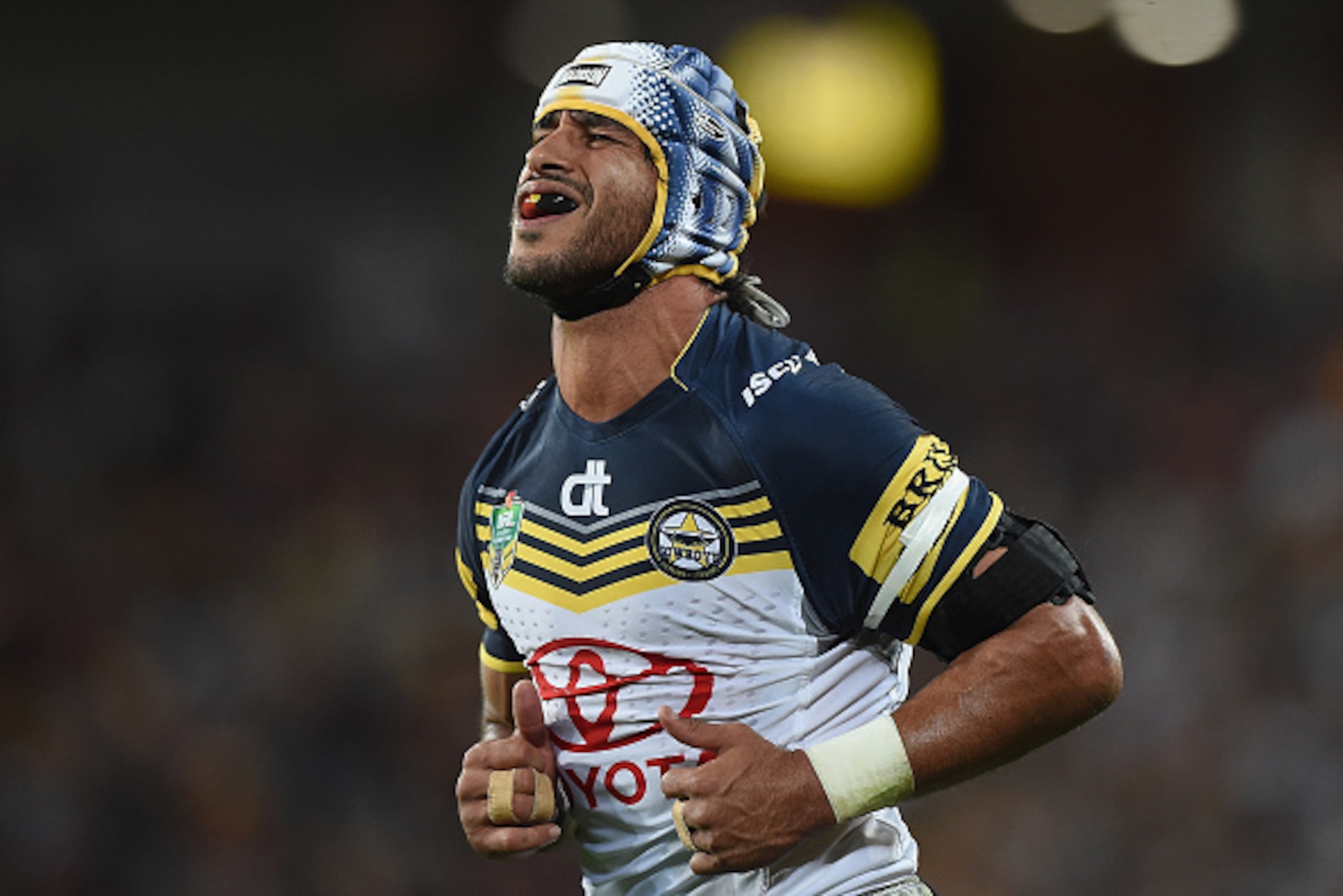 BRISBANE, AUSTRALIA - SEPTEMBER 12:  Johnathan Thurston of the Cowboys looks dejected during the NRL Qualifying Final match between the Brisbane Broncos and the North Queensland Cowboys at Suncorp Stadium on September 12, 2015 in Brisbane, Australia.  (Ph
