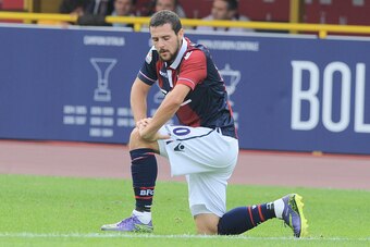 BOLOGNA, ITALY - SEPTEMBER 27: Mmattia Destro # 10 of Bologna FC looks on during the Serie A match between Bologna FC and Udinese Calcio at Stadio Renato Dall'Ara on September 27, 2015 in Bologna, Italy.  (Photo by Mario Carlini / Iguana Press/Getty Image