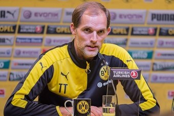 Coach Thomas Tuchel of Borussia Dortmund during the Bundesliga match between Borussia Dortmund and Bayer 04 Leverkusen on September 20, 2015 at the Signal Iduna Park in Dortmund, Germany.(Photo by VI Images via Getty Images)