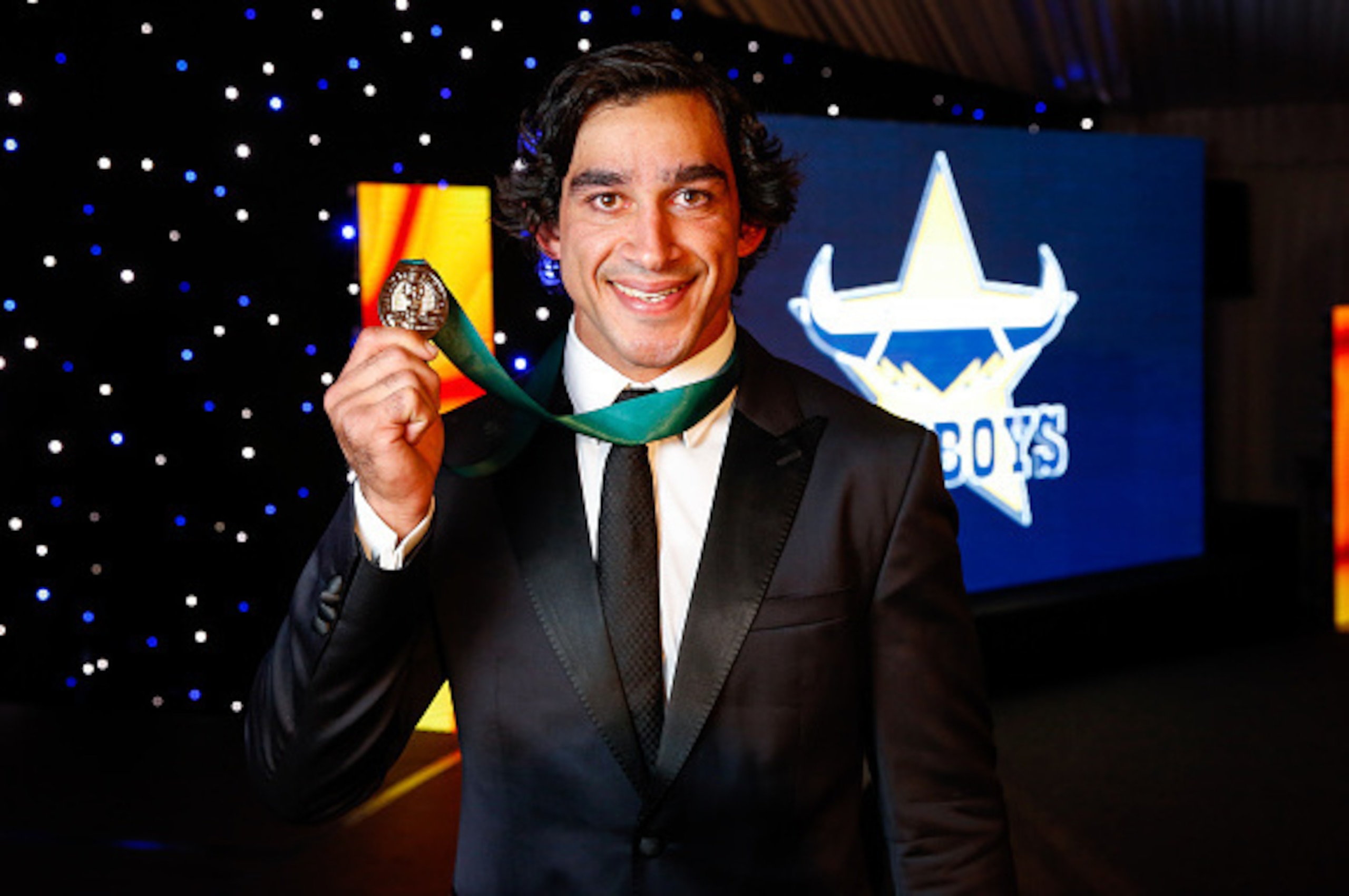 TOWNSVILLE, AUSTRALIA - SEPTEMBER 28: Johnathan Thurston poses after winning the 2015 Dally M Medal at Jupiters Casino on September 28, 2015 in Townsville, Australia. (Photo by Cameron Laird/Getty Images) TOWNSVILLE, AUSTRALIA - SEPTEMBER 28: Johnathan Thurston poses after winning the 2015 Dally M Medal at Jupiters Casino on September 28, 2015 in Townsville, Australia. (Photo by Cameron Laird/Getty Images)