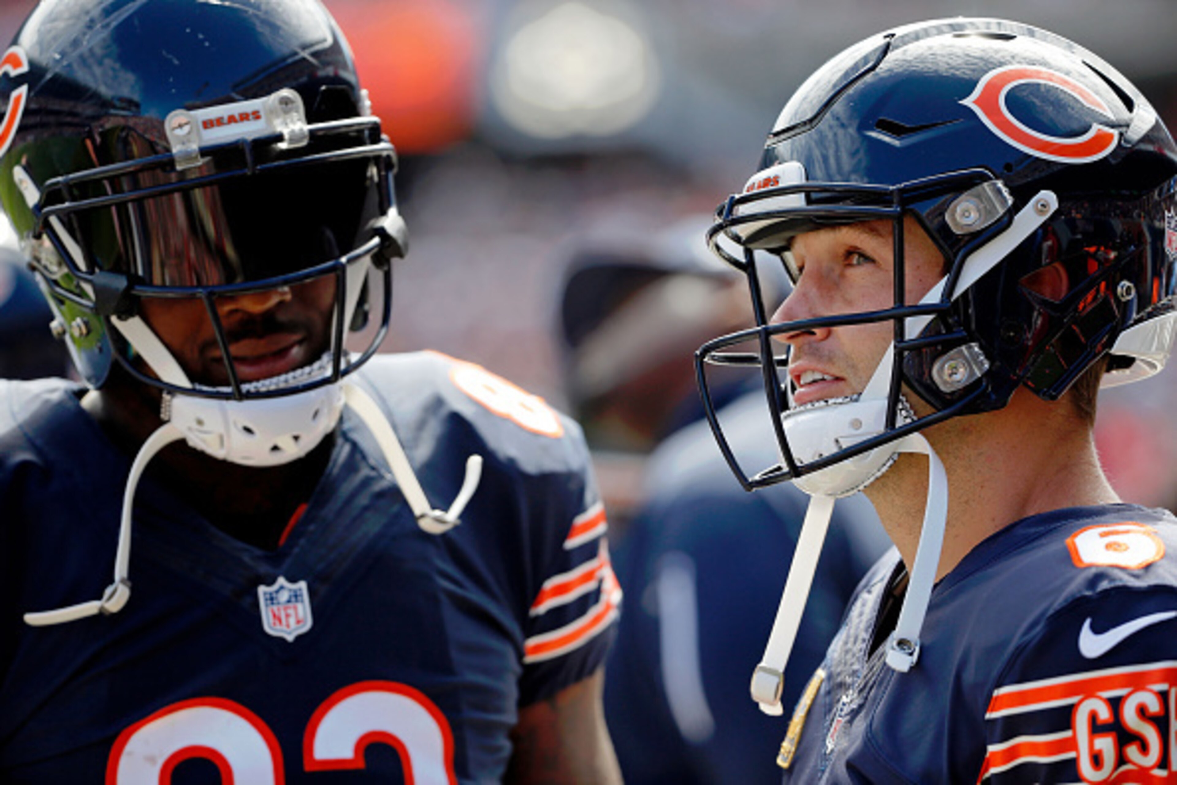 CHICAGO, IL - SEPTEMBER 20: Jay Cutler #6 of the Chicago Bears (R) and Martellus Bennett #83 on the sidelines during the first quarter at Soldier Field on September 20, 2015 in Chicago, Illinois.  The Arizona Cardinals won 48-23.  (Photo by Jon Durr/Getty