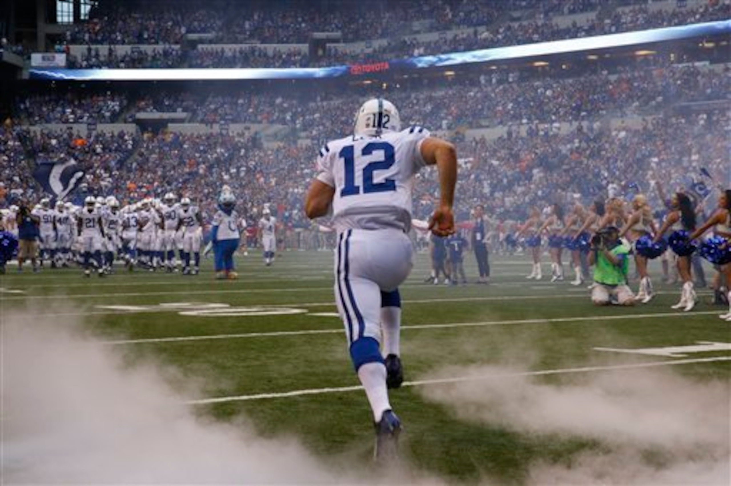 It is a real possibility that Colts QB Andrew Luck will be on the sidelines this Sunday.