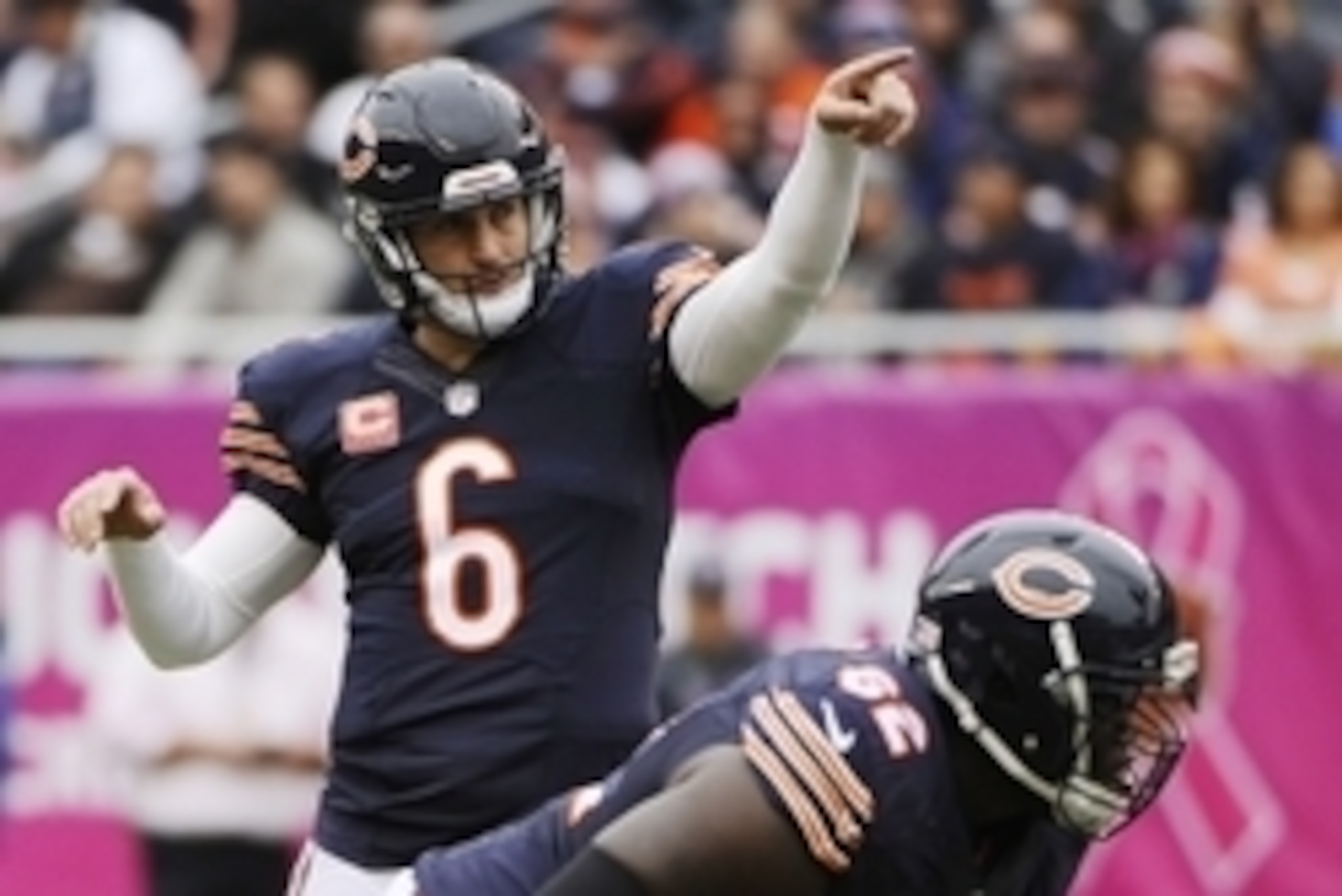 Oct 4, 2015; Chicago, IL, USA; Chicago Bears quarterback Jay Cutler (6) gestures before a snap against the Oakland Raiders during the first quarter at Soldier Field. Mandatory Credit: Matt Marton-USA TODAY Sports