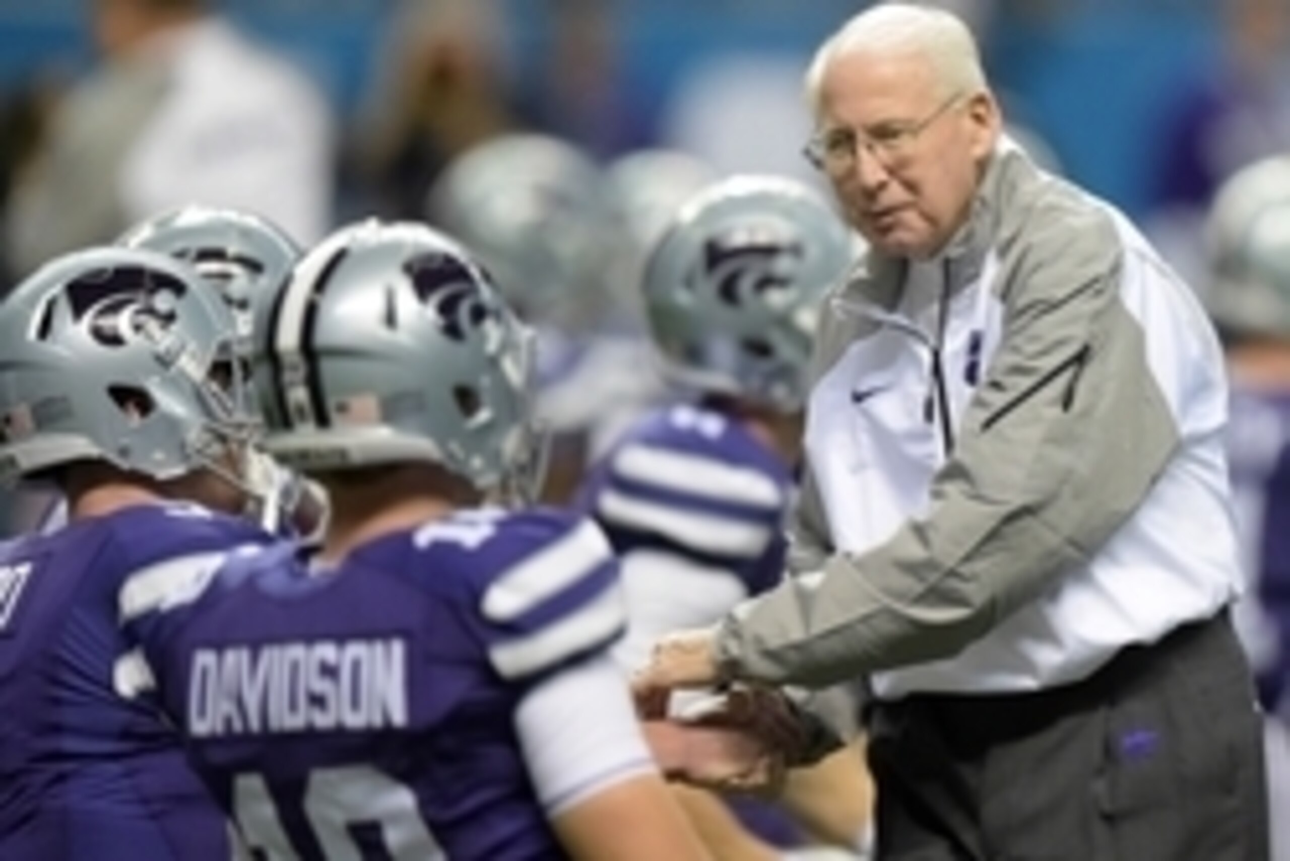 Jan 2, 2015; San Antonio, TX, USA; Kansas State Wildcats coach Bill Snyder shakes hands with quarterback Zach Davidson (18) before the 2015 Alamo Bowl against the UCLA Bruins at Alamodome. Mandatory Credit: Kirby Lee-USA TODAY Sports
s Jan 2, 2015; San Antonio, TX, USA; Kansas State Wildcats coach Bill Snyder shakes hands with quarterback Zach Davidson (18) before the 2015 Alamo Bowl against the UCLA Bruins at Alamodome. Mandatory Credit: Kirby Lee-USA TODAY Sports
s