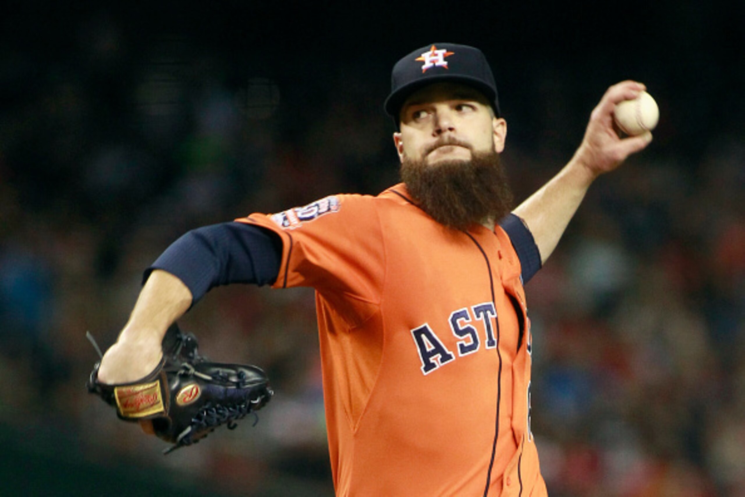PHOENIX, AZ - OCTOBER 02:  Starting pitcher Dallas Keuchel #60 of the Houston Astros throws against the Arizona Diamondbacks during the first inning of a MLB game at Chase Field on October 2, 2015 in Phoenix, Arizona.  (Photo by Ralph Freso/Getty Images)