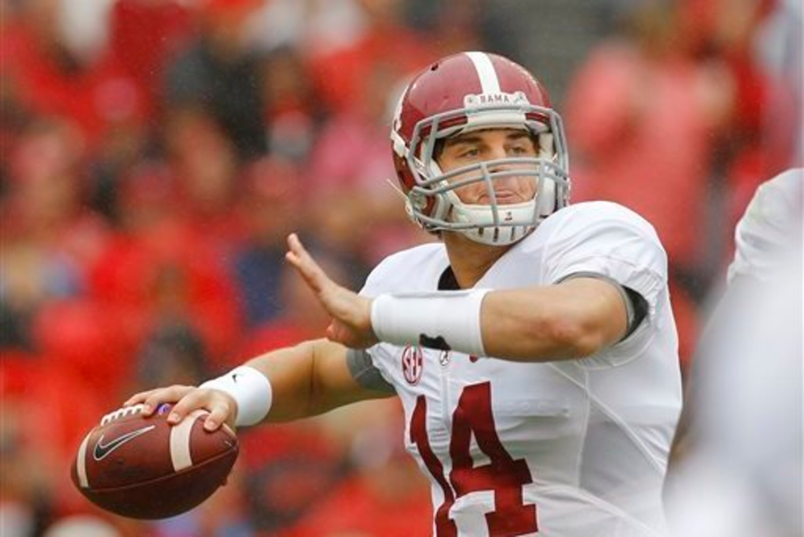 Jake Coker completed 11-of-16 passes for 190 yards, and ran five times for 120 yards.