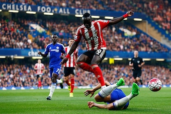 LONDON, ENGLAND - OCTOBER 03:  Sadio Mane of Southampton and Branislav Ivanovic of Chelsea compete for the ball during the Barclays Premier League match between Chelsea and Southampton at Stamford Bridge on October 3, 2015 in London, United Kingdom.  (Pho