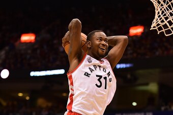 Oct 4, 2015; Vancouver, British Columbia, CAN; Toronto Raptors forward Terrence Ross (31) dunks the ball against the Los Angeles Clippers during the first quarter at Rogers Arena. Mandatory Credit: Anne-Marie Sorvin-USA TODAY Sports