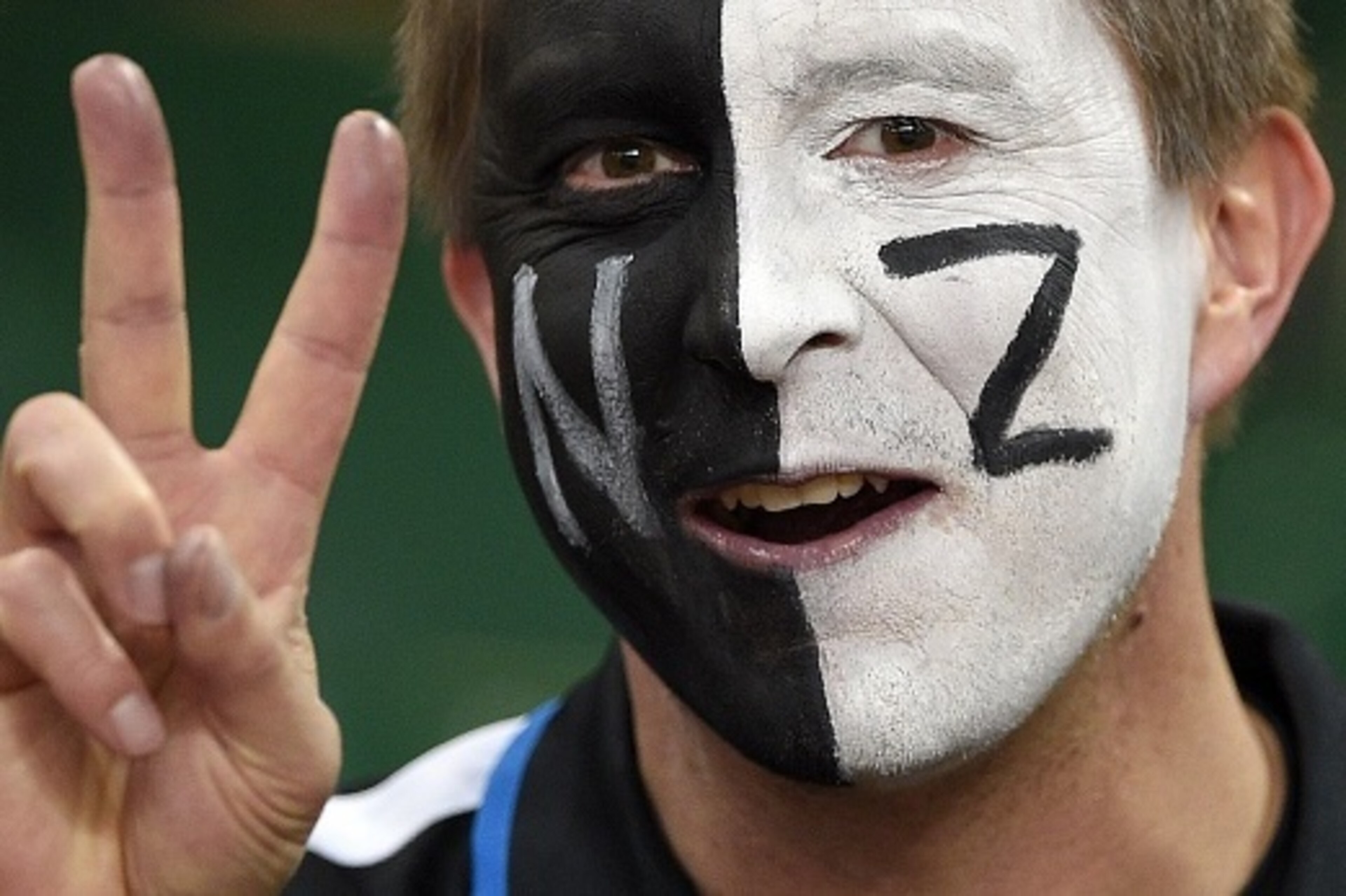 A New Zealand supporter flashes the V sign prior to a Pool C match of the 2015 Rugby World Cup between New Zealand and Georgia at the Millennium stadium in Cardiff, south Wales, on October 2, 2015. AFP PHOTO / DAMIEN MEYER
RESTRICTED TO EDITORIAL USE, A New Zealand supporter flashes the V sign prior to a Pool C match of the 2015 Rugby World Cup between New Zealand and Georgia at the Millennium stadium in Cardiff, south Wales, on October 2, 2015. AFP PHOTO / DAMIEN MEYER
RESTRICTED TO EDITORIAL USE,