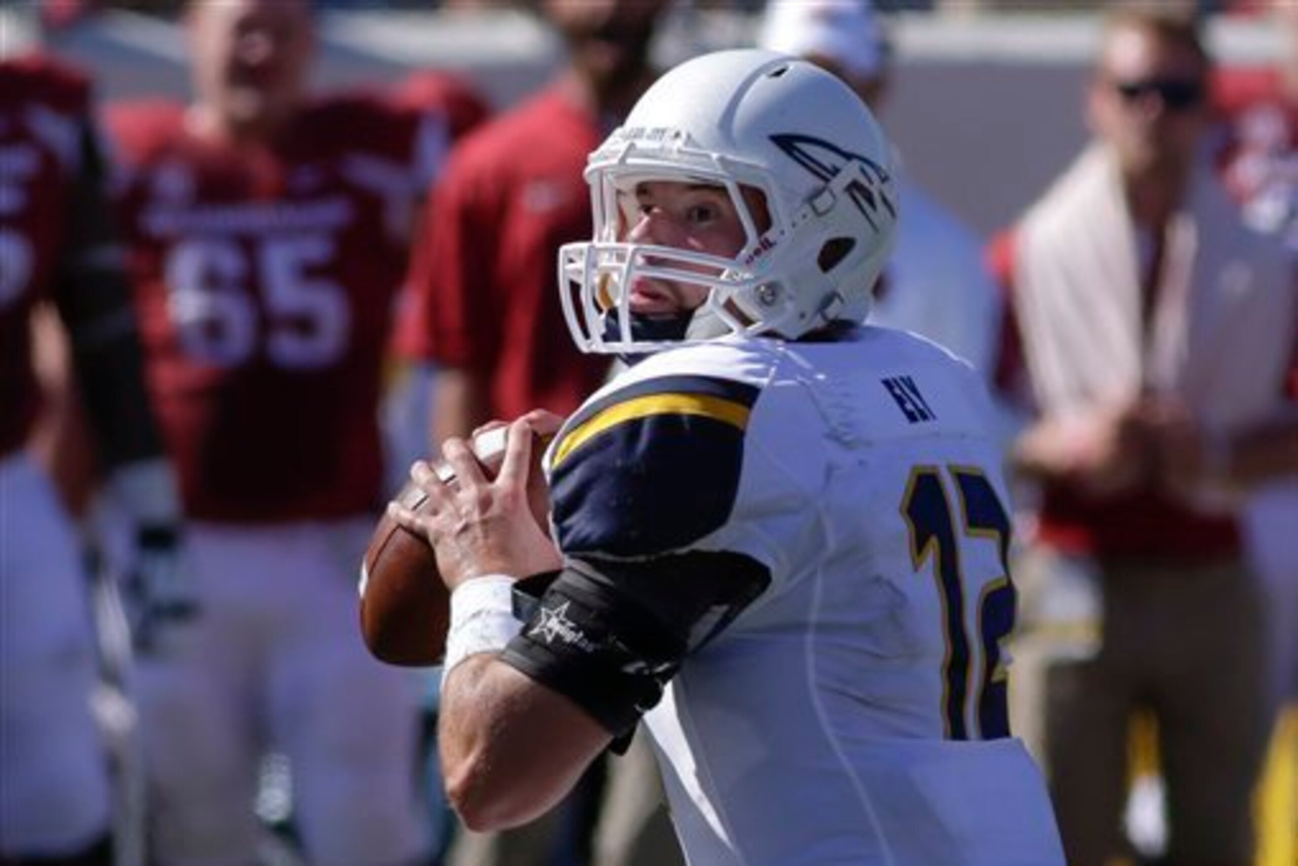 Toledo quarterback Phillip Ely