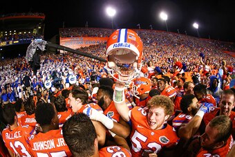 GAINESVILLE, FL - OCTOBER 03: Florida Gators players celebrate after the game against the Mississippi Rebels on October 3, 2015 in Gainesville, Florida.  (Photo by Rob Foldy/Getty Images)