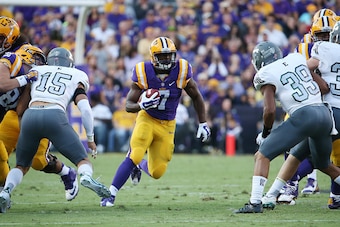 BATON ROUGE, LA - OCTOBER 03:  Leonard Fournette #7 of the LSU Tigers runs against the Eastern Michigan Eagles defense at Tiger Stadium on October 3, 2015 in Baton Rouge, Louisiana.  (Photo by Chris Graythen/Getty Images)