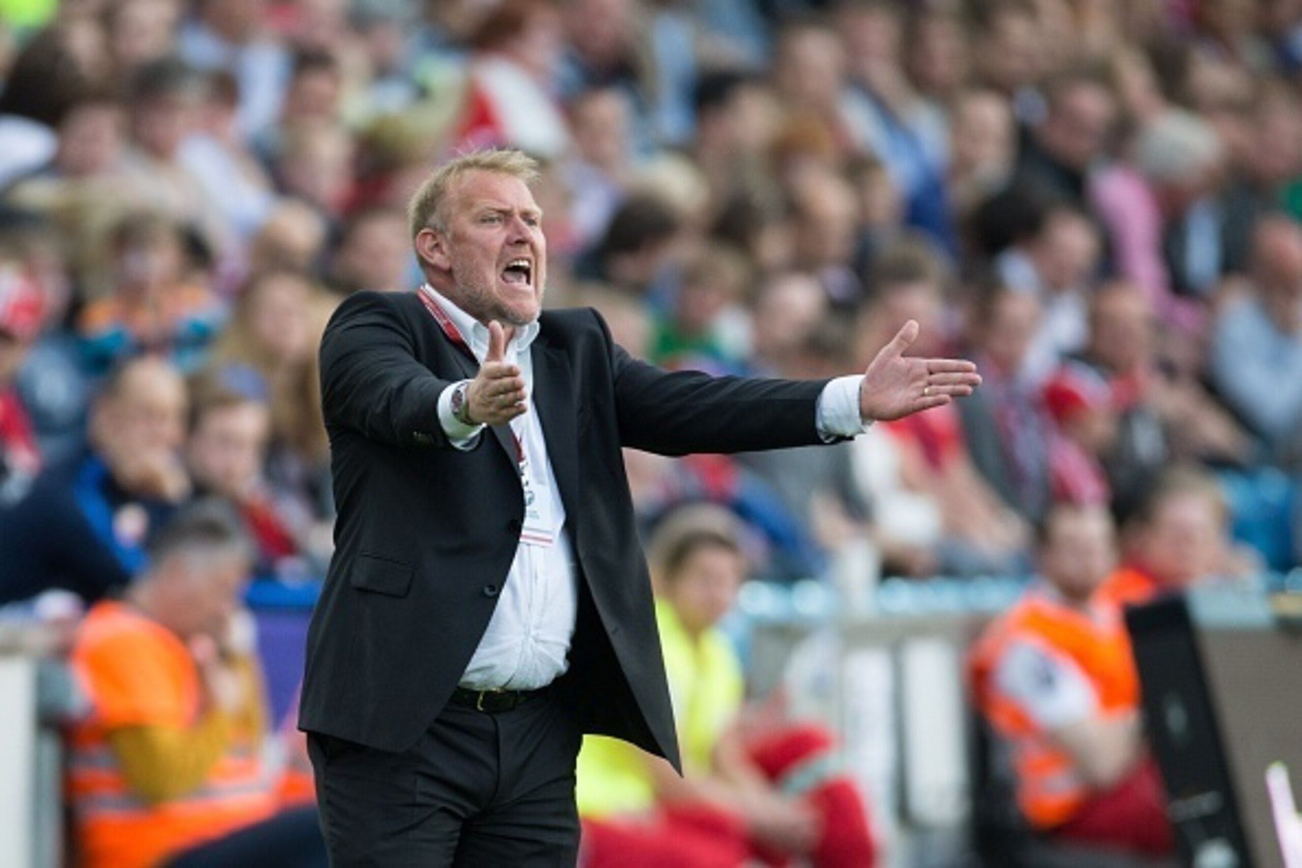 Azerbaijan's coach Robert Prosinecki reacts during the UEFA Euro 2016 Group H qualifying football match Norway v Azerbaijan in Oslo, on June 12, 2015.  AFP PHOTO / NTB SCANPIX / BRAASTAD, AUDUN   NORWAY OUT        (Photo credit should read Braastad, Audun
