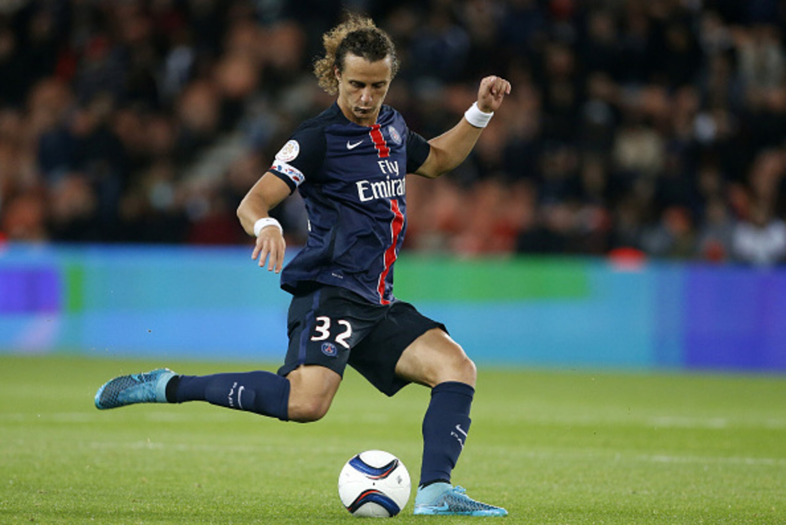 PARIS, FRANCE - SEPTEMBER 22: David Luiz of PSG in action during the French Ligue 1 match between Paris Saint-Germain FC (PSG) and EA Guingamp at Parc des Princes stadium on September 22, 2015 in Paris, France. (Photo by Jean Catuffe/Getty Images)