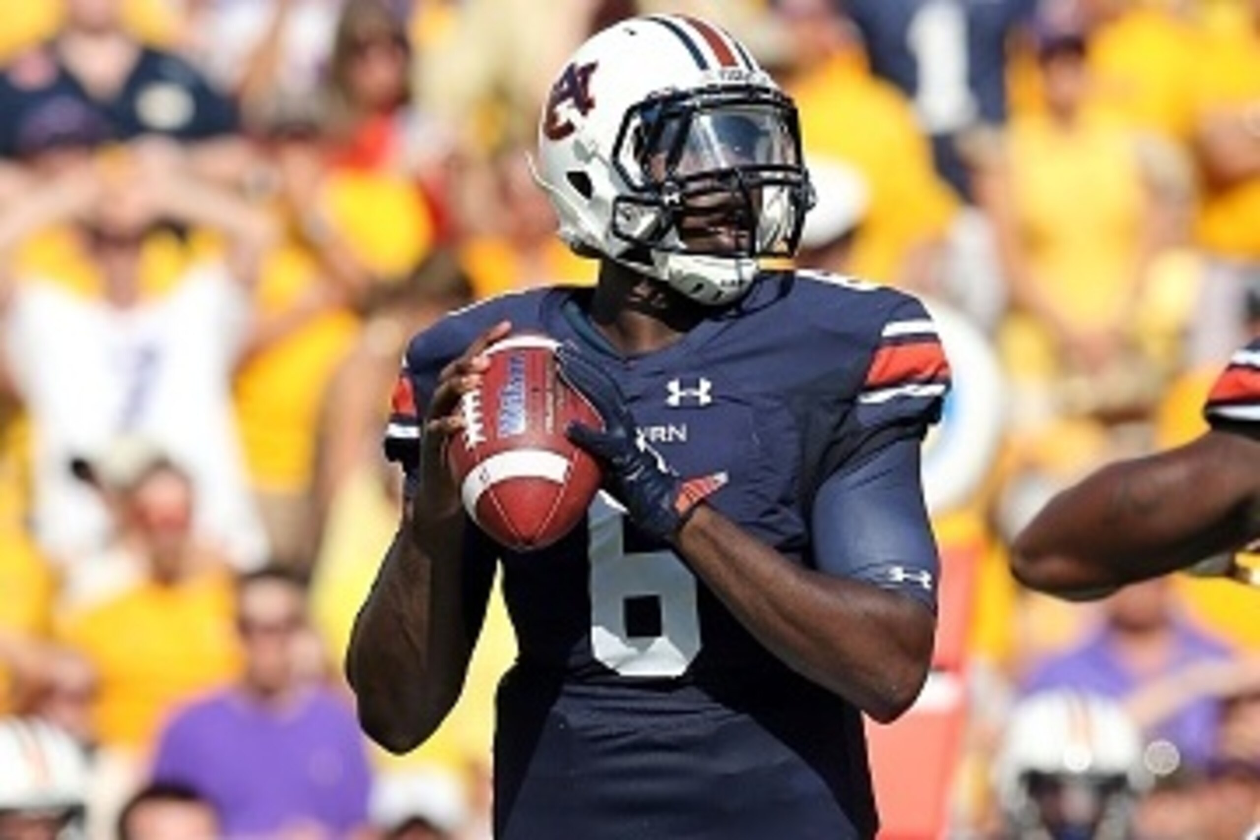 BATON ROUGE, LA - SEPTEMBER 19:  Jeremy Johnson #6 of the Auburn University Tigers passes the ball against the Louisiana State University Tigers at Tiger Stadium on September 19, 2015 in Baton Rouge, Louisiana.  The LSU Tigers the Auburn Tigers 45-21.  (P