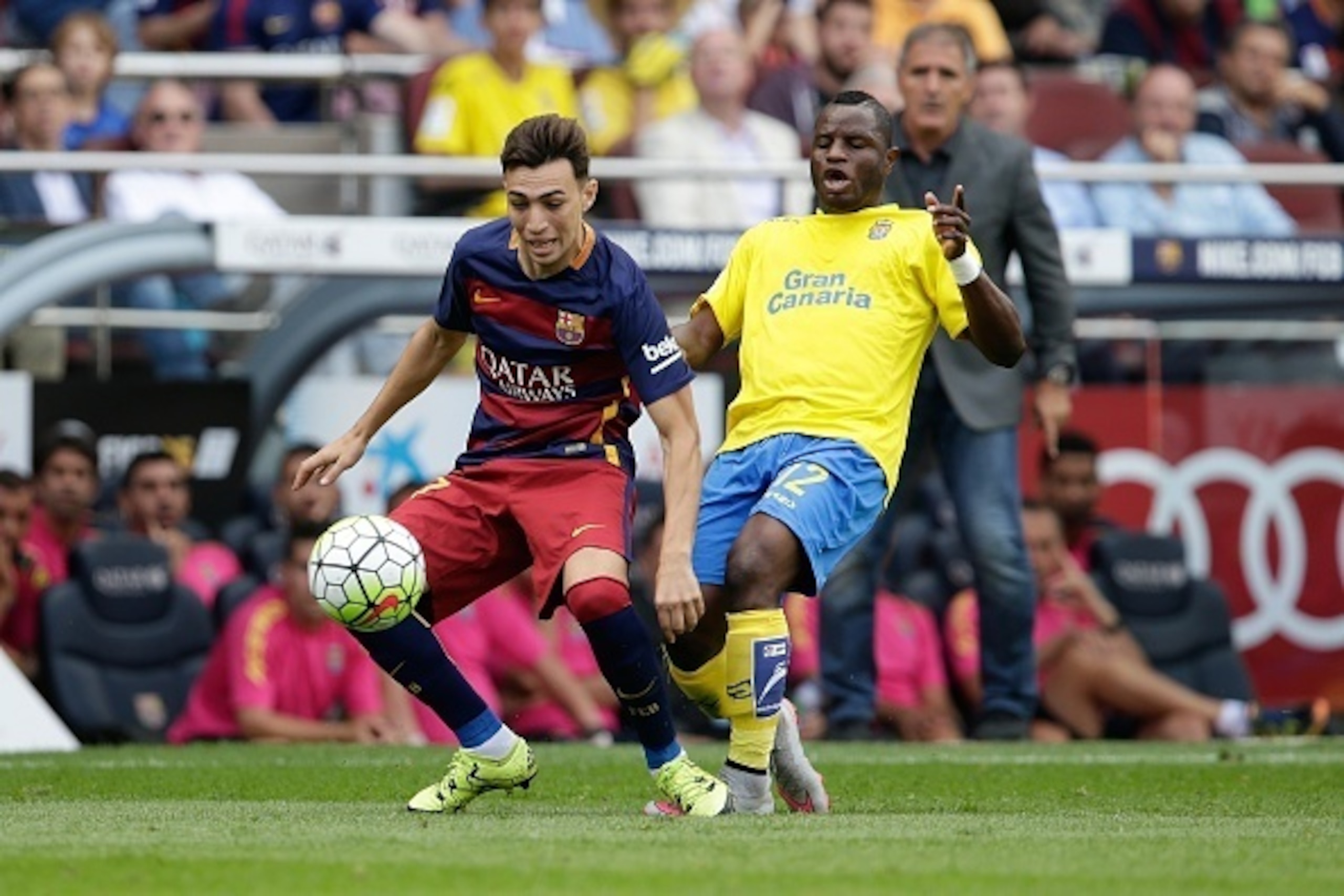 (L-R) Munir El Haddadi of FC Barcelona, Wakaso of Las Palmas during the Primera Division match between FC Barcelona and Las Palmas on September 26, 2015 at Camp Nou stadium in Barcelona, Spain.(Photo by VI Images via Getty Images)