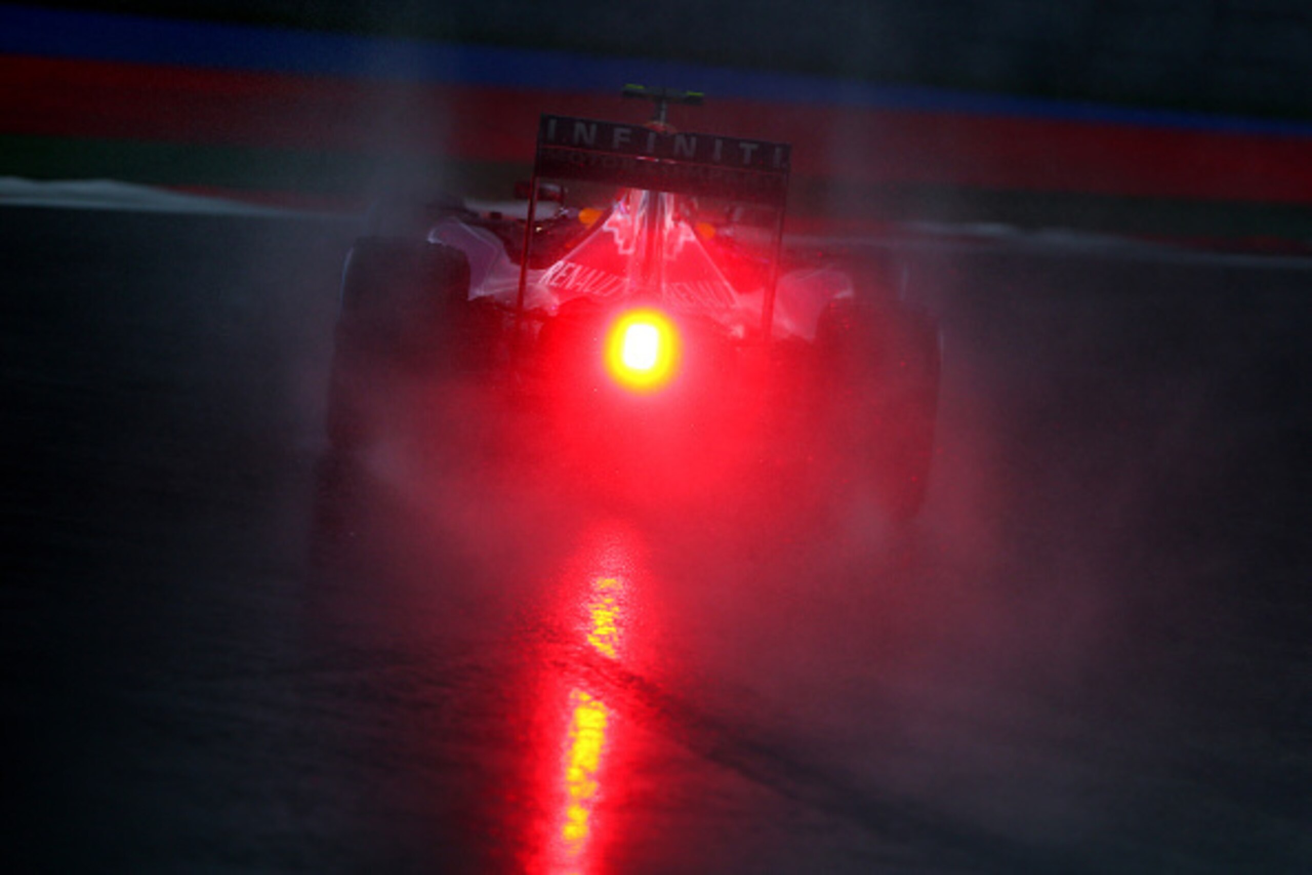 SOCHI, RUSSIA - OCTOBER 09:  Daniil Kvyat of Russia and Infiniti Red Bull Racing drives during practice for the Formula One Grand Prix of Russia at Sochi Autodrom on October 9, 2015 in Sochi, Russia.  (Photo by Dan Istitene/Getty Images)