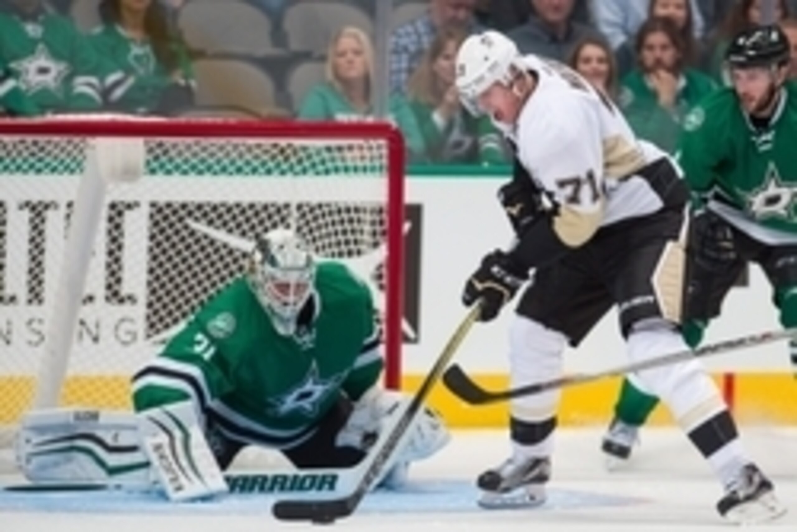 Oct 8, 2015; Dallas, TX, USA; Dallas Stars goalie Antti Niemi (31) makes a save against Pittsburgh Penguins center Evgeni Malkin (71) during the third period at American Airlines Center. The Stars won 3-0. Mandatory Credit: Jerome Miron-USA TODAY Sports