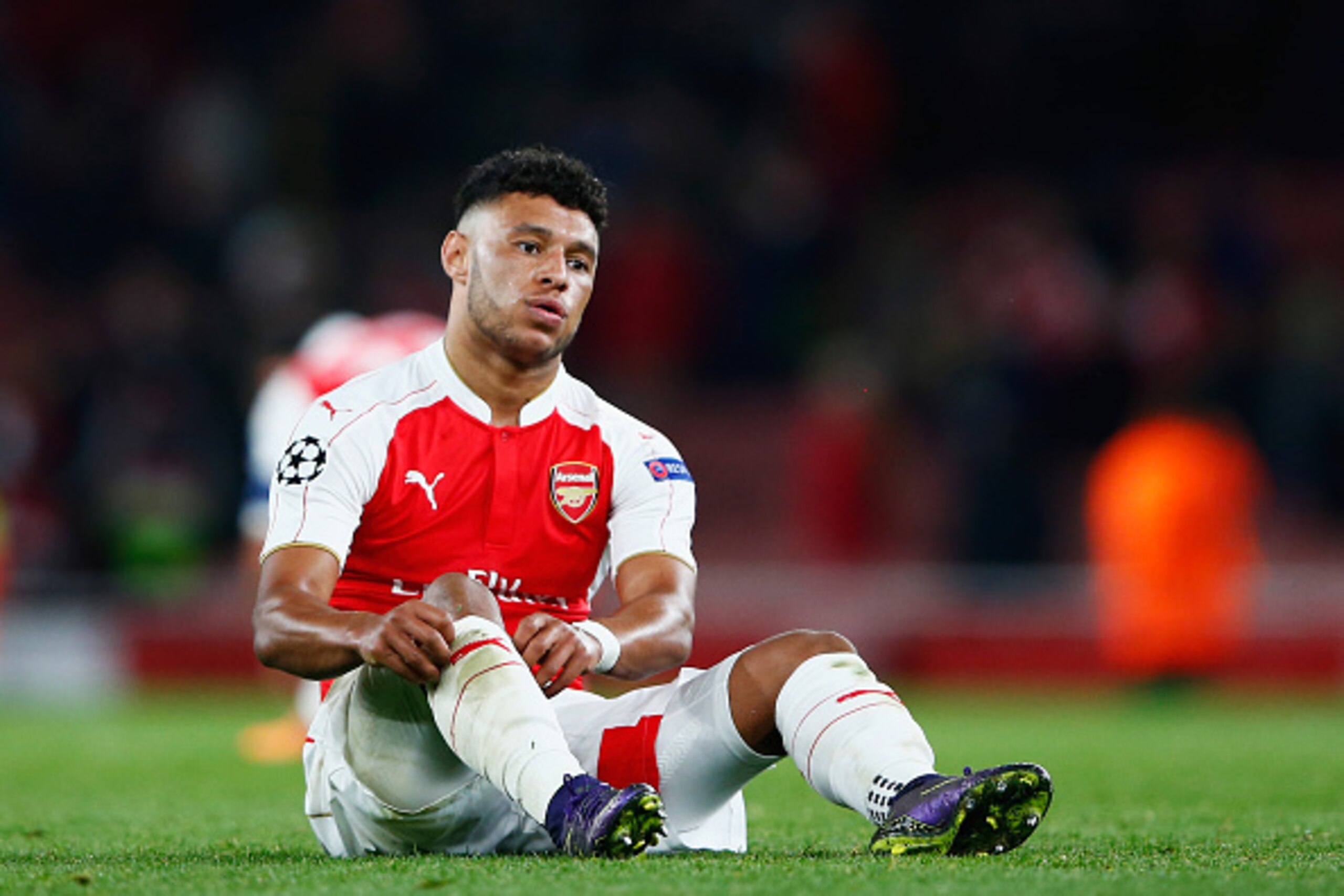LONDON, ENGLAND - SEPTEMBER 29:  Alex Oxlaide-Chamberlain of Arsenal looks dejected at the end of the UEFA Champions League Group F match between Arsenal FC and Olympiacos FC at the Emirates Stadium on September 29, 2015 in London, United Kingdom.  (Photo