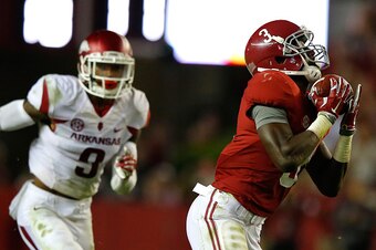 TUSCALOOSA, AL - OCTOBER 10:  Calvin Ridley #3 of the Alabama Crimson Tide pulls in this reception on the way to a touchdown against the Arkansas Razorbacks at Bryant-Denny Stadium on October 10, 2015 in Tuscaloosa, Alabama.  (Photo by Kevin C. Cox/Getty 