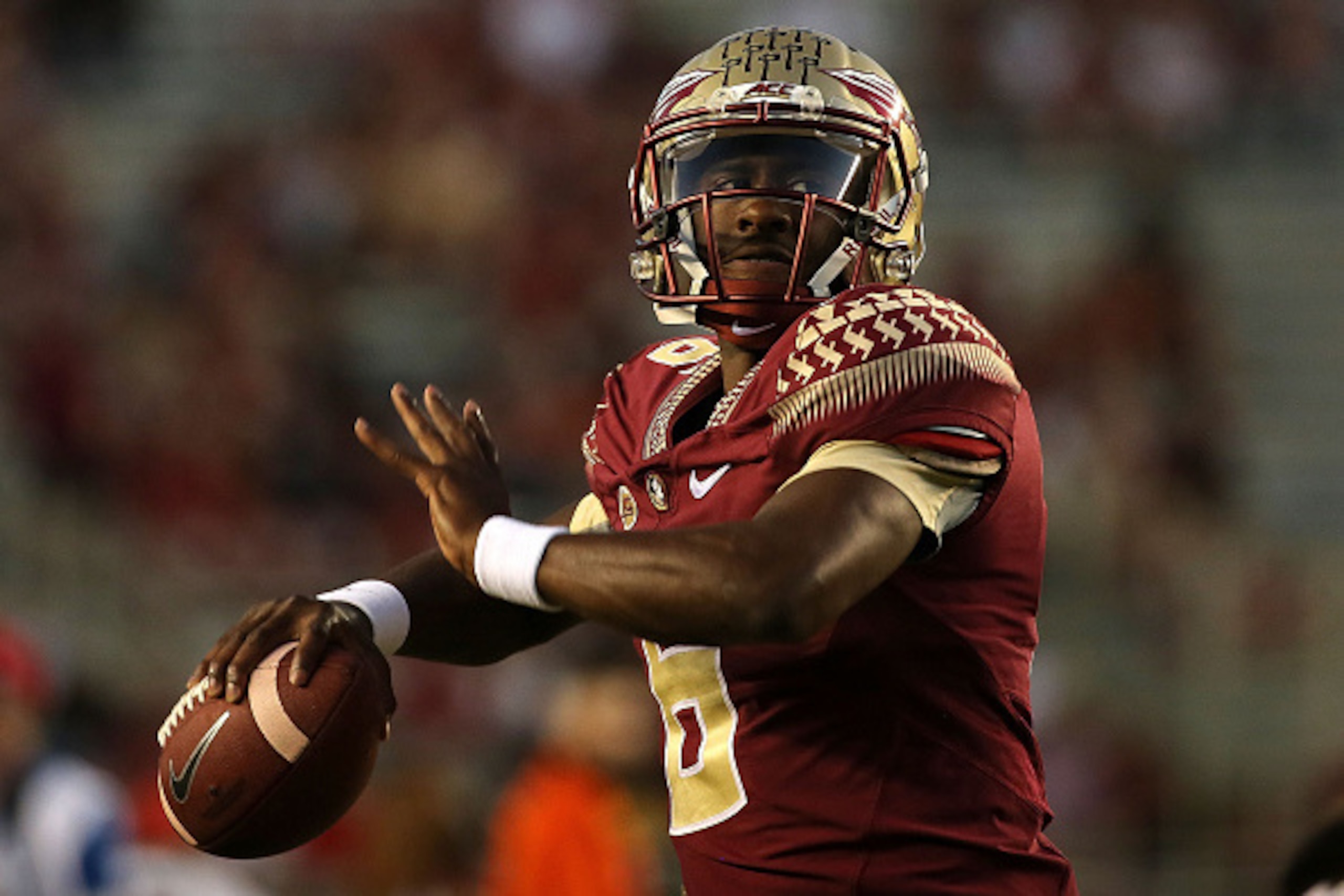 TALLAHASSEE, FL - OCTOBER 10:  Everett Golson #6 of the Florida State Seminoles warms up during a game against the Miami Hurricanes at Doak Campbell Stadium on October 10, 2015 in Tallahassee, Florida.  (Photo by Mike Ehrmann/Getty Images)