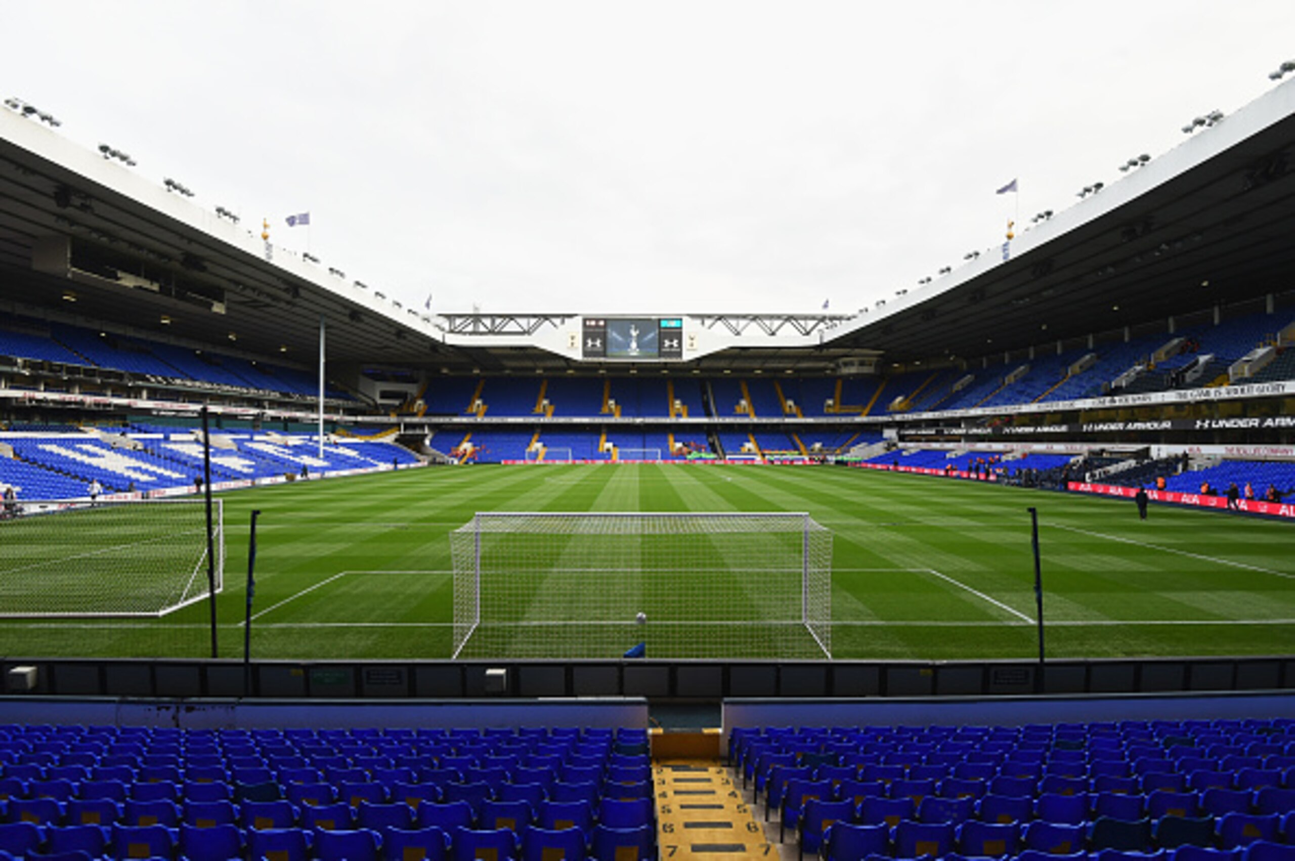 LONDON, ENGLAND - SEPTEMBER 23:  A general view inside the stadium prior to the Capital One Cup third round match between Tottenham Hotspur and Arsenal at White Hart Lane on September 23, 2015 in London, England.  (Photo by Tom Dulat/Getty Images)