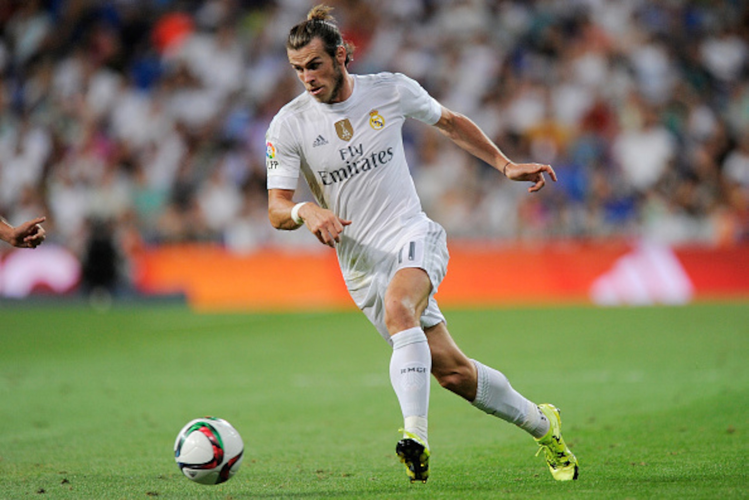 MADRID, SPAIN - AUGUST 18: Gareth Bale of Real Madrid in action during the Santiago Bernabeu Trophy match between Real Madrid and Galatasaray at Estadio Santiago Bernabeu on August 18, 2015 in Madrid, Spain. (Photo by Denis Doyle/Getty Images) MADRID, SPAIN - AUGUST 18: Gareth Bale of Real Madrid in action during the Santiago Bernabeu Trophy match between Real Madrid and Galatasaray at Estadio Santiago Bernabeu on August 18, 2015 in Madrid, Spain. (Photo by Denis Doyle/Getty Images)