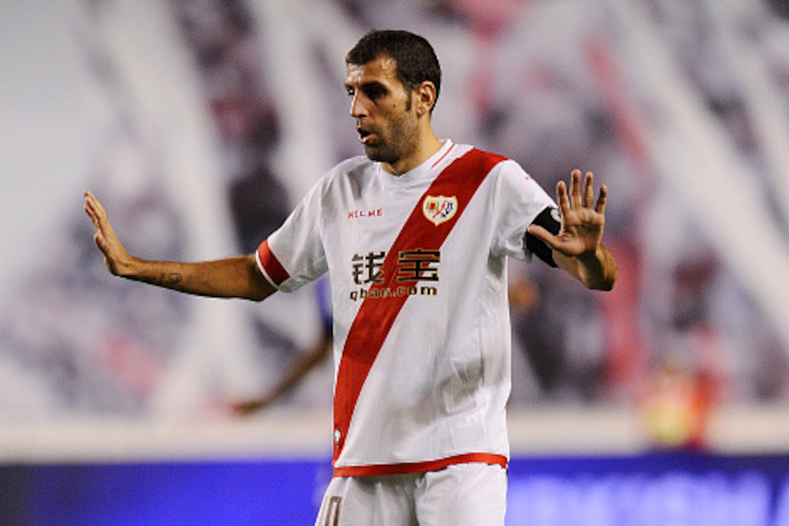 MADRID, SPAIN - SEPTEMBER 14:  Roberto Trashorras of Rayo Vallecano reacts during the La Liga match between Rayo Vallecano and RC Deportivo La Coruna at Estadio Teresa Rivero on September 14, 2015 in Madrid, Spain.  (Photo by Denis Doyle/Getty Images)