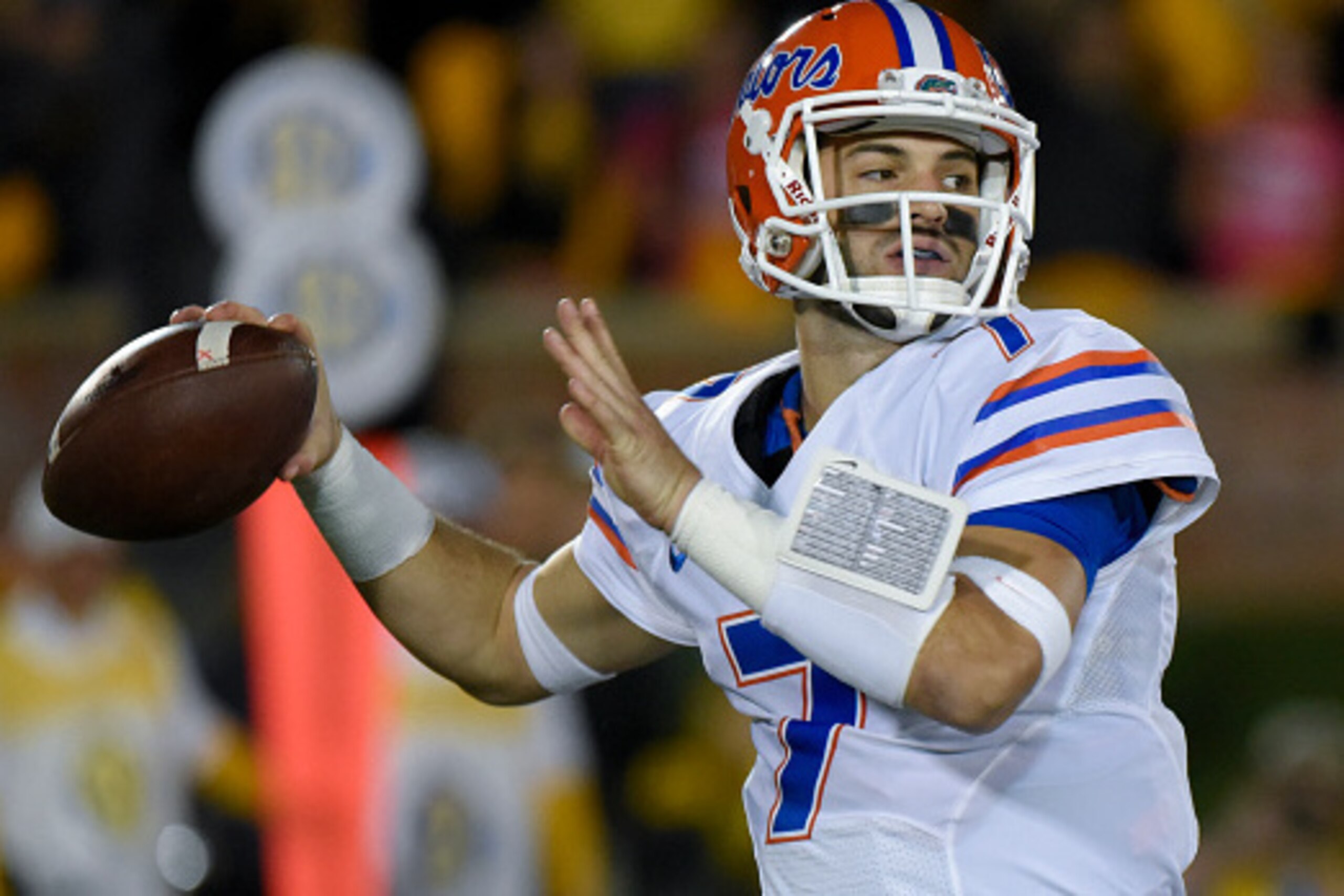 COLUMBIA , MO - OCTOBER 10:  Will Grier #7 of the Florida Gators drops back for a pass against the Missouri Tigers  in the first quarter at Memorial Stadium on October 10, 2015 in Columbia, Missouri.  (Photo by Ed Zurga/Getty Images)