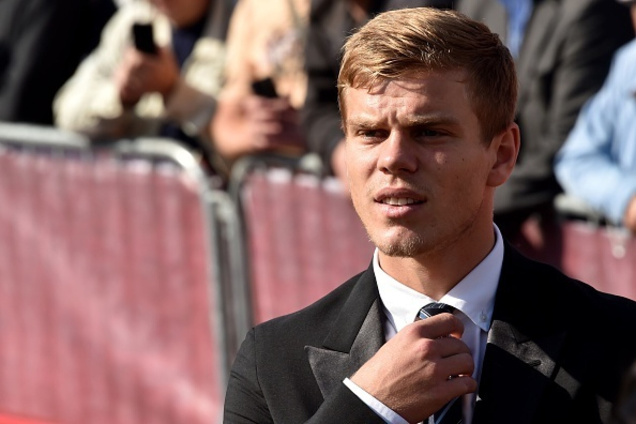 Russian football player Alexander Kokorin attends a ceremony to mark the 1000-day countdown to the 2018 FIFA World Cup at Red square in Moscow on September 18, 2015. AFP PHOTO / KIRILL KUDRYAVTSEV        (Photo credit should read KIRILL KUDRYAVTSEV/AFP/Ge