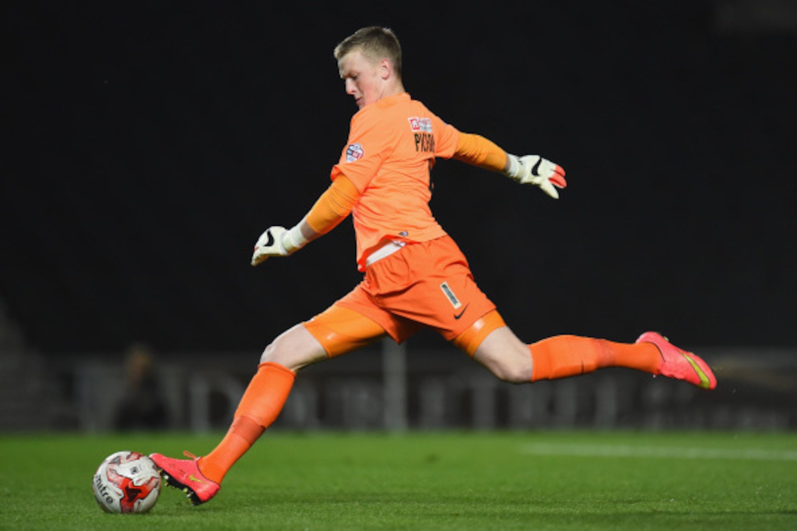 MILTON KEYNES, ENGLAND - SEPTEMBER 16:  Jordan Pickford of Bradford City in action during the Sky Bet League One match between MK Dons and Bradford City at Stadium mk on September 16, 2014 in Milton Keynes, England.  (Photo by Shaun Botterill/Getty Images