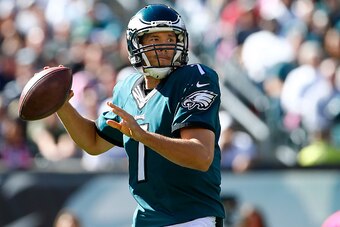 PHILADELPHIA, PA - OCTOBER 11: Quarterback Sam Bradford #7 of the Philadelphia Eagles throws a pass against the New Orleans Saints in the first quarter during a football game against the Philadelphia Eagles at Lincoln Financial Field on October 11, 2015 i