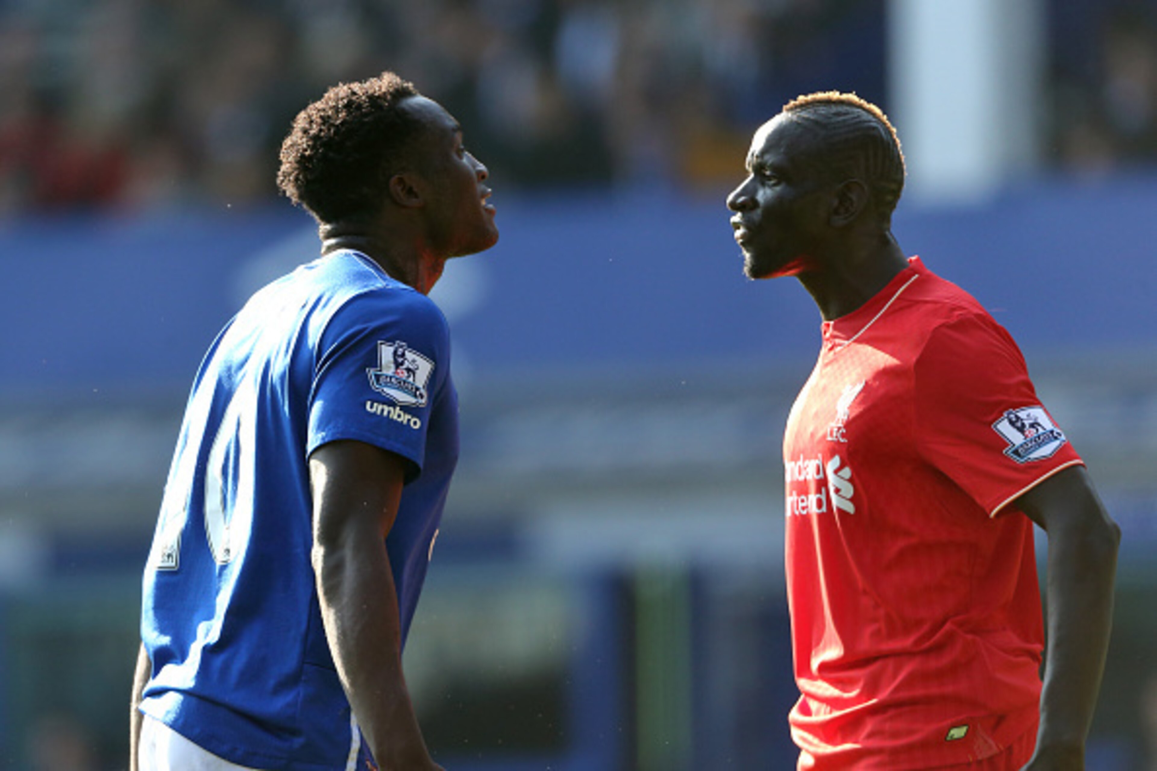 LIVERPOOL, ENGLAND - OCTOBER 04:  Tempers flare up as Romelu Lukaku of Everton clashes with Mamadou Sakho of Liverpool during the Barclays Premier League match between Everton and Liverpool at Goodison Park on October 04, 2015 in Liverpool, England.  (Pho
