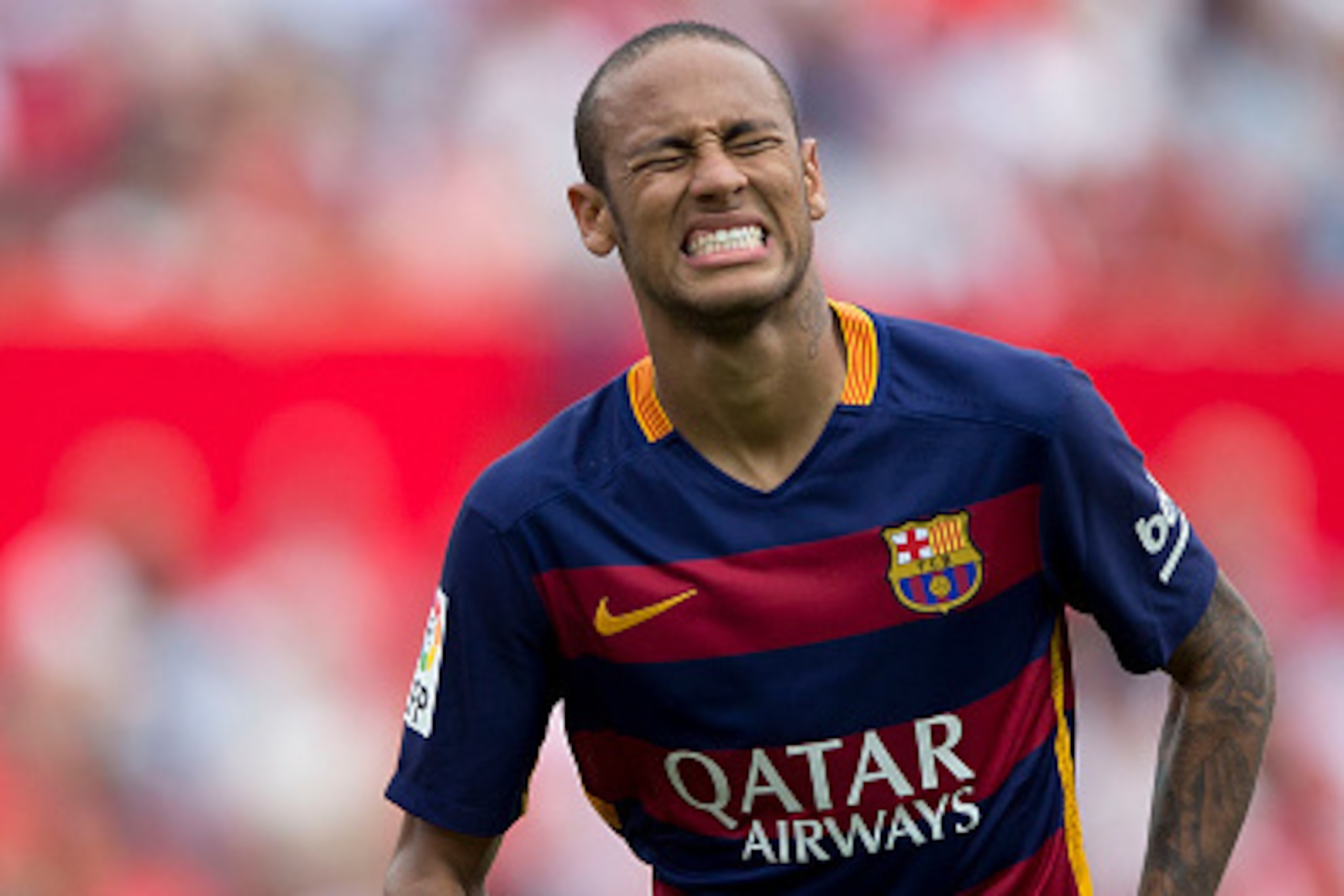 SEVILLE, SPAIN - OCTOBER 03:  Neymar JR. of FC Barcelona reacts as he fails to score during the La Liga match between Sevilla FC and FC Barcelona at Estadio Ramon Sanchez Pizjuan on October 3, 2015 in Seville, Spain.  (Photo by Gonzalo Arroyo Moreno/Getty