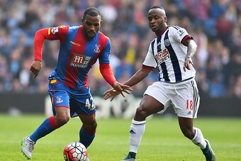LONDON, ENGLAND - SEPTEMBER 12: Jason Puncheon of Crystal Palace and Saido Berahino of West Bromwich Albion during the Barclays Premier League match between Crystal Palace and West Bromwich Albion at Selhurst Park on October 2, 2015 in London, United King