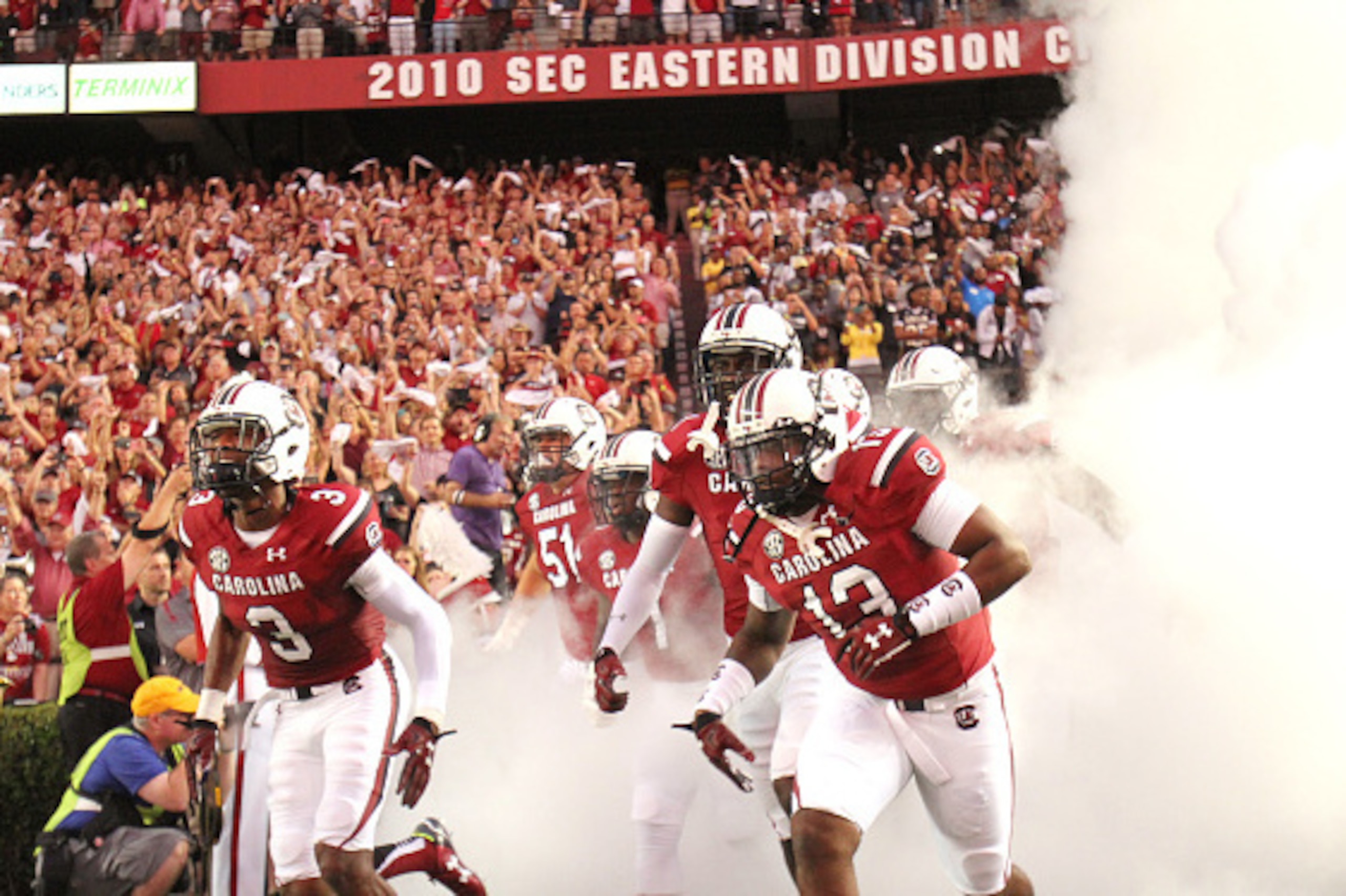 COLUMBIA, SC - SEPTEMBER 12: The South Carolina Gamecocks take the field for the start of their game against the Kentucky Wildcats on September 12, 2015 at Williams-Brice Stadium in Columbia, South Carolina. (Photo by Mary Ann Chastain/Getty Images) COLUMBIA, SC - SEPTEMBER 12: The South Carolina Gamecocks take the field for the start of their game against the Kentucky Wildcats on September 12, 2015 at Williams-Brice Stadium in Columbia, South Carolina. (Photo by Mary Ann Chastain/Getty Images)