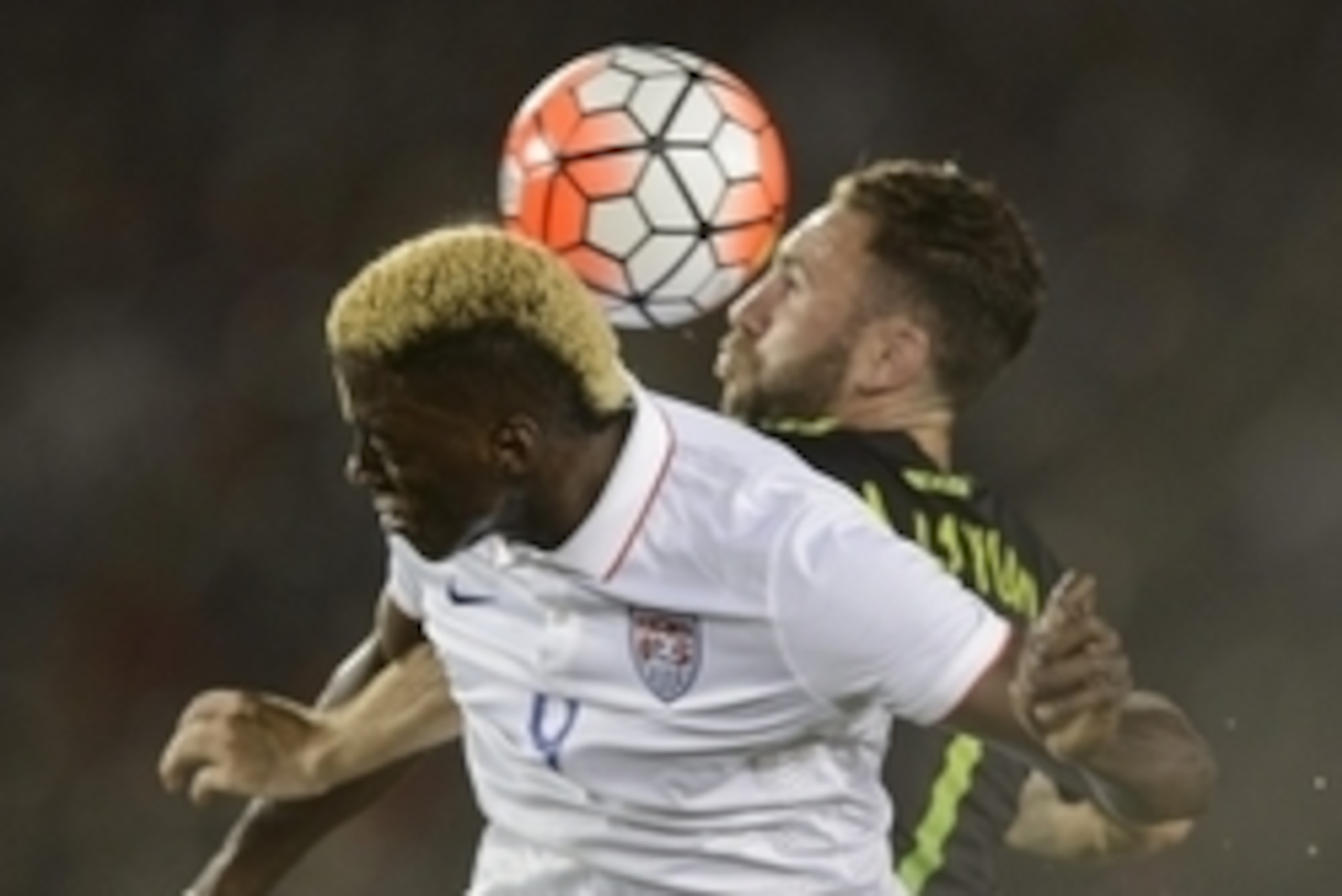 Oct 10, 2015; Pasadena, CA, USA; USA forward Gyasi Zardes (9) and Mexico defender Miguel Layun (7) battle for the header during the first half at the Rose Bowl. Mandatory Credit: Kelvin Kuo-USA TODAY Sports