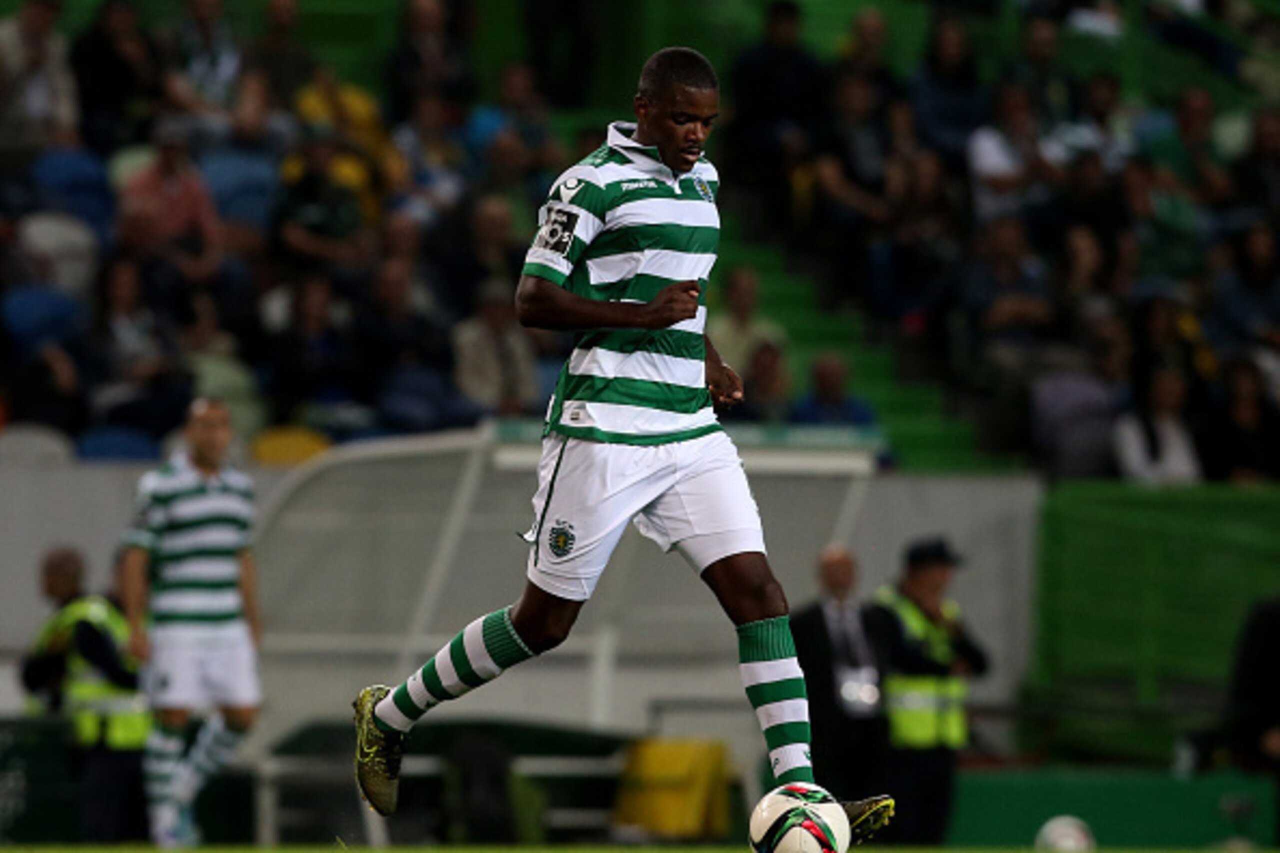 LISBON, PORTUGAL - OCTOBER 4:  Sporting's midfielder William Carvalho in action during the Primeira Liga match between Sporting CP and Vitoria de Guimaraes at Do Estadio Jose Alvalade
 on October 4, 2015 in Lisbon, Portugal.  (Photo by Gualter Fatia/Getty