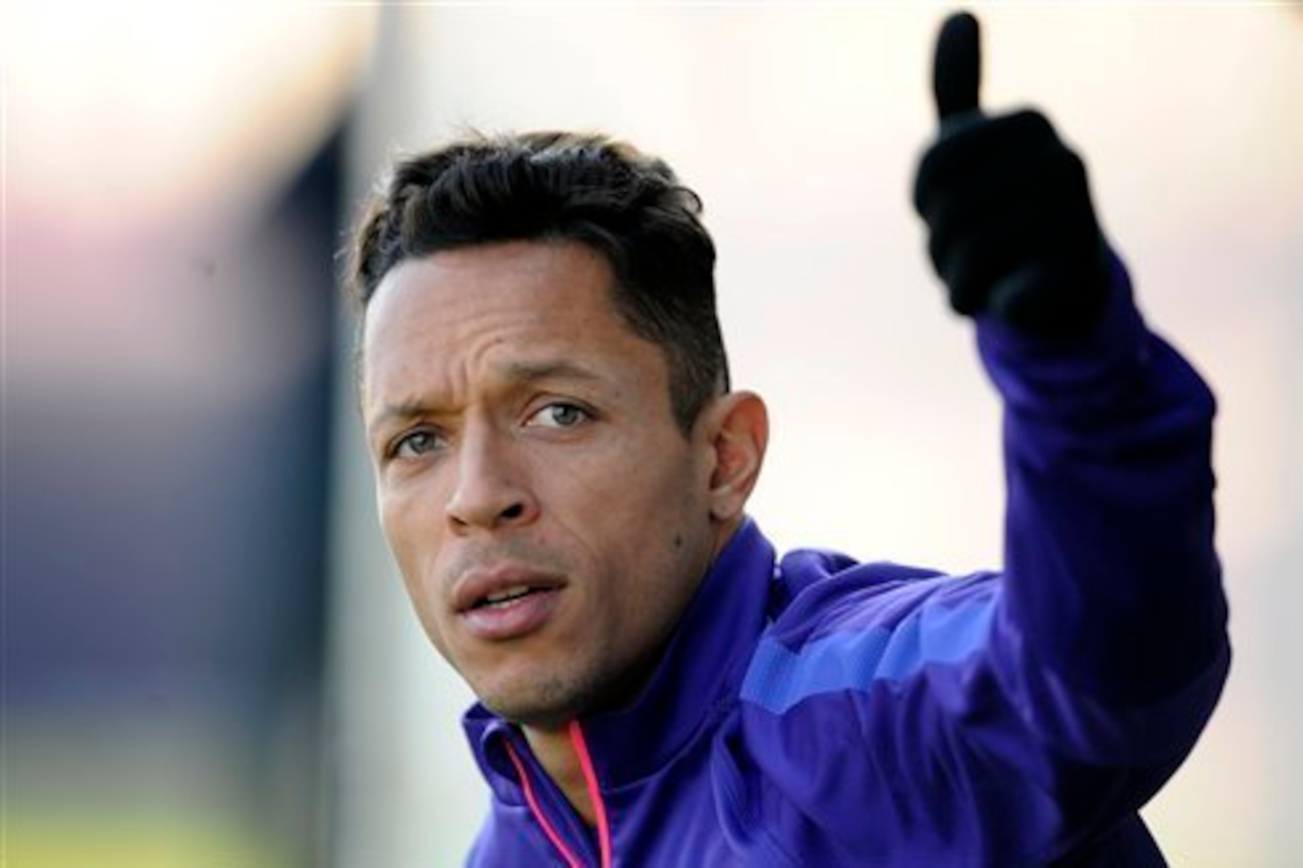 Roma reportedly remain interested in the versatile Brazilian.