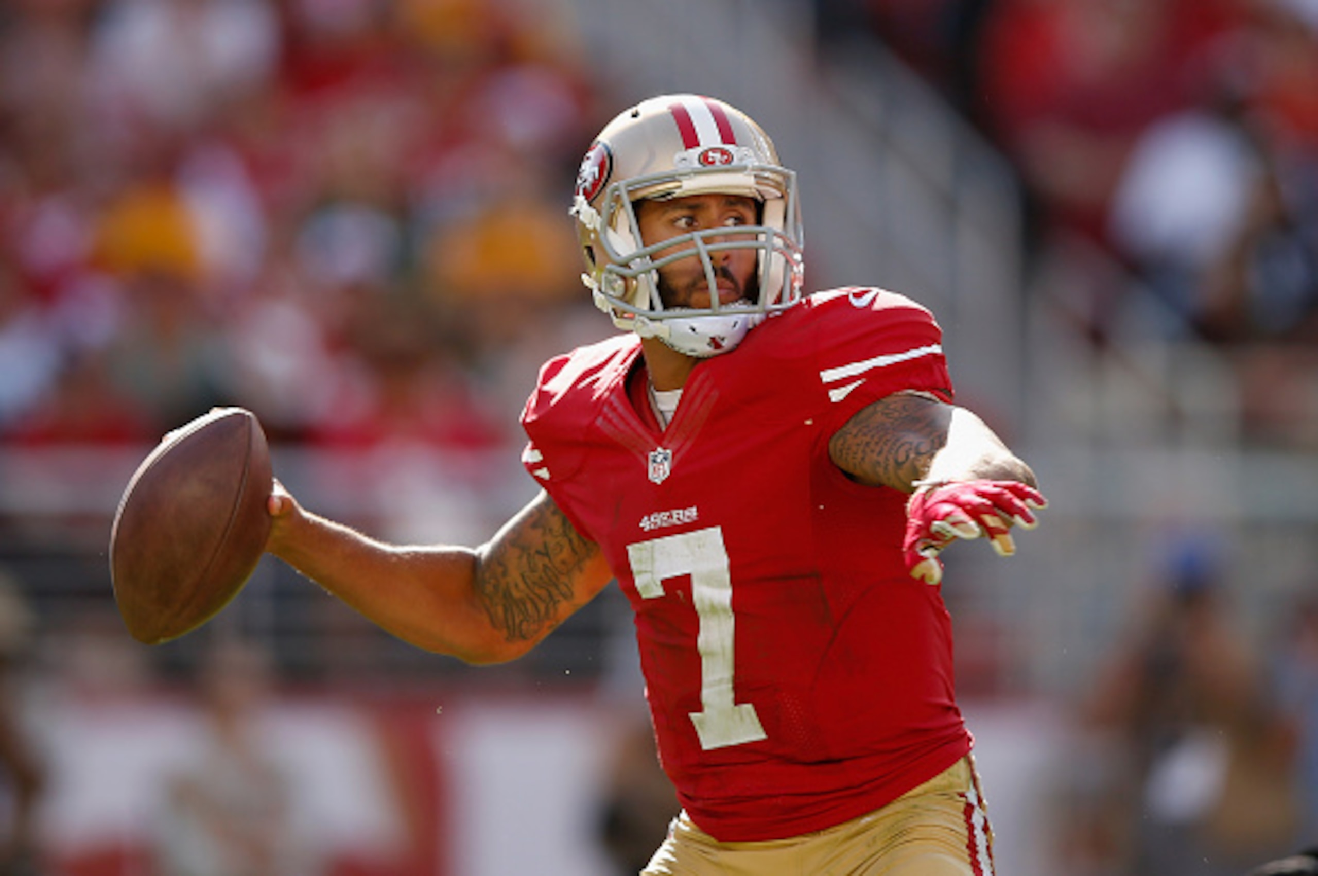 SANTA CLARA, CA - OCTOBER 04:  Colin Kaepernick #7 of the San Francisco 49ers in action against the Green Bay Packers at Levi's Stadium on October 4, 2015 in Santa Clara, California.  (Photo by Ezra Shaw/Getty Images)