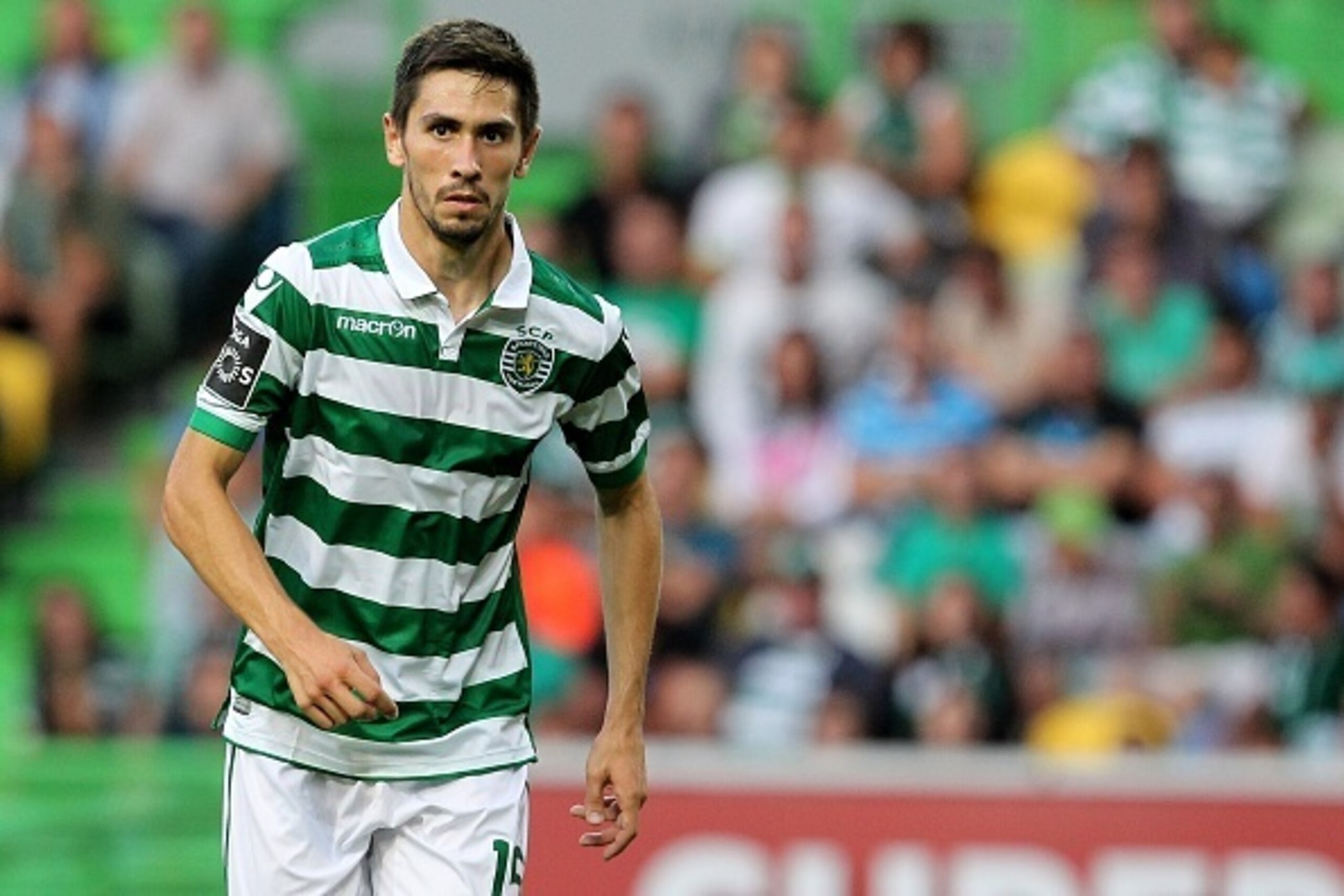 LISBON, PORTUGAL - AUGUST 22: Defender Paulo Oliveira of Sporting CP during the match between Sporting CP and FC Pacos de Ferreira at Jose Alvalade Stadium on August 22, 2015 in Lisbon, Portugal. (Photo by Carlos Rodrigues/Getty Images) LISBON, PORTUGAL - AUGUST 22: Defender Paulo Oliveira of Sporting CP during the match between Sporting CP and FC Pacos de Ferreira at Jose Alvalade Stadium on August 22, 2015 in Lisbon, Portugal. (Photo by Carlos Rodrigues/Getty Images)