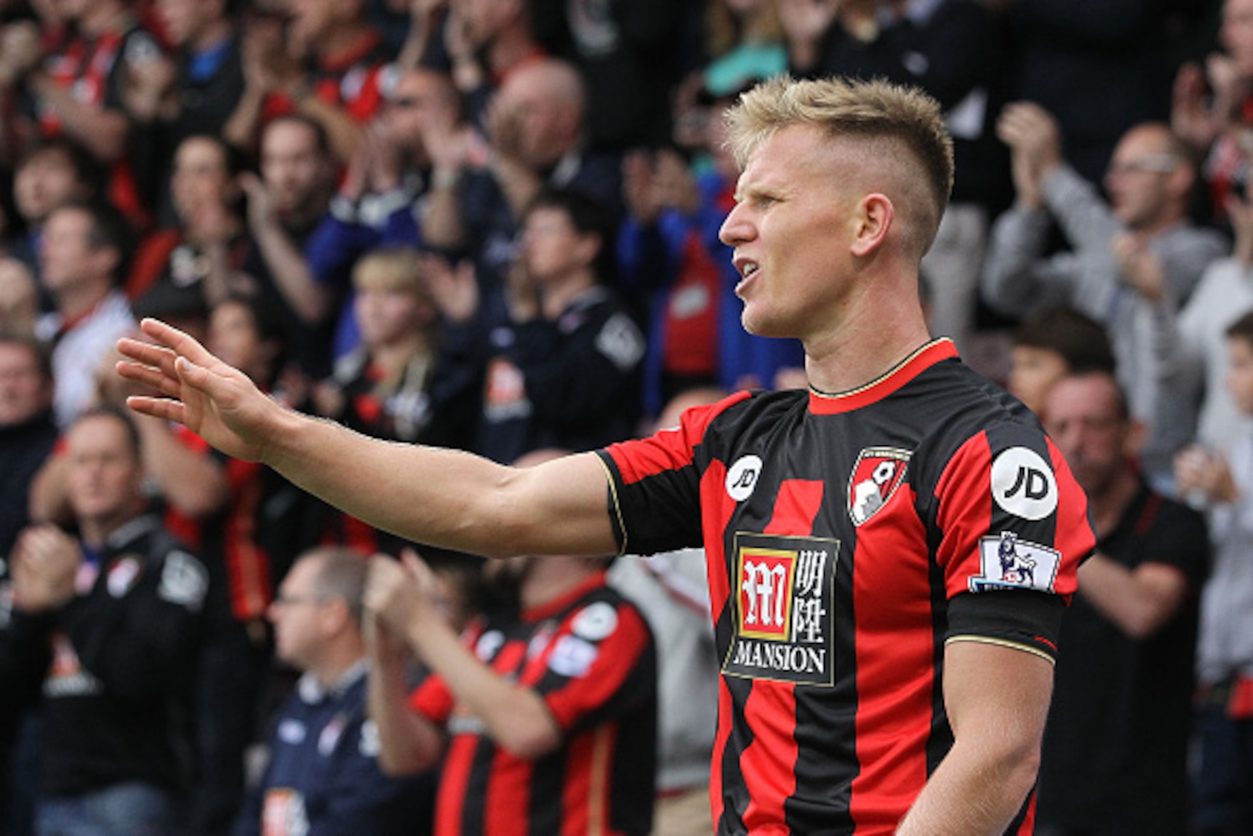 BOURNEMOUTH, ENGLAND - OCTOBER 03:  Matt Ritchie of Bournemouth gestures during the Barclays Premier League match between A.F.C. Bournemouth and Watford at the Vitality Stadium on October 3, 2015 in Bournemouth, England.  (Photo by Matt Cardy/Getty Images