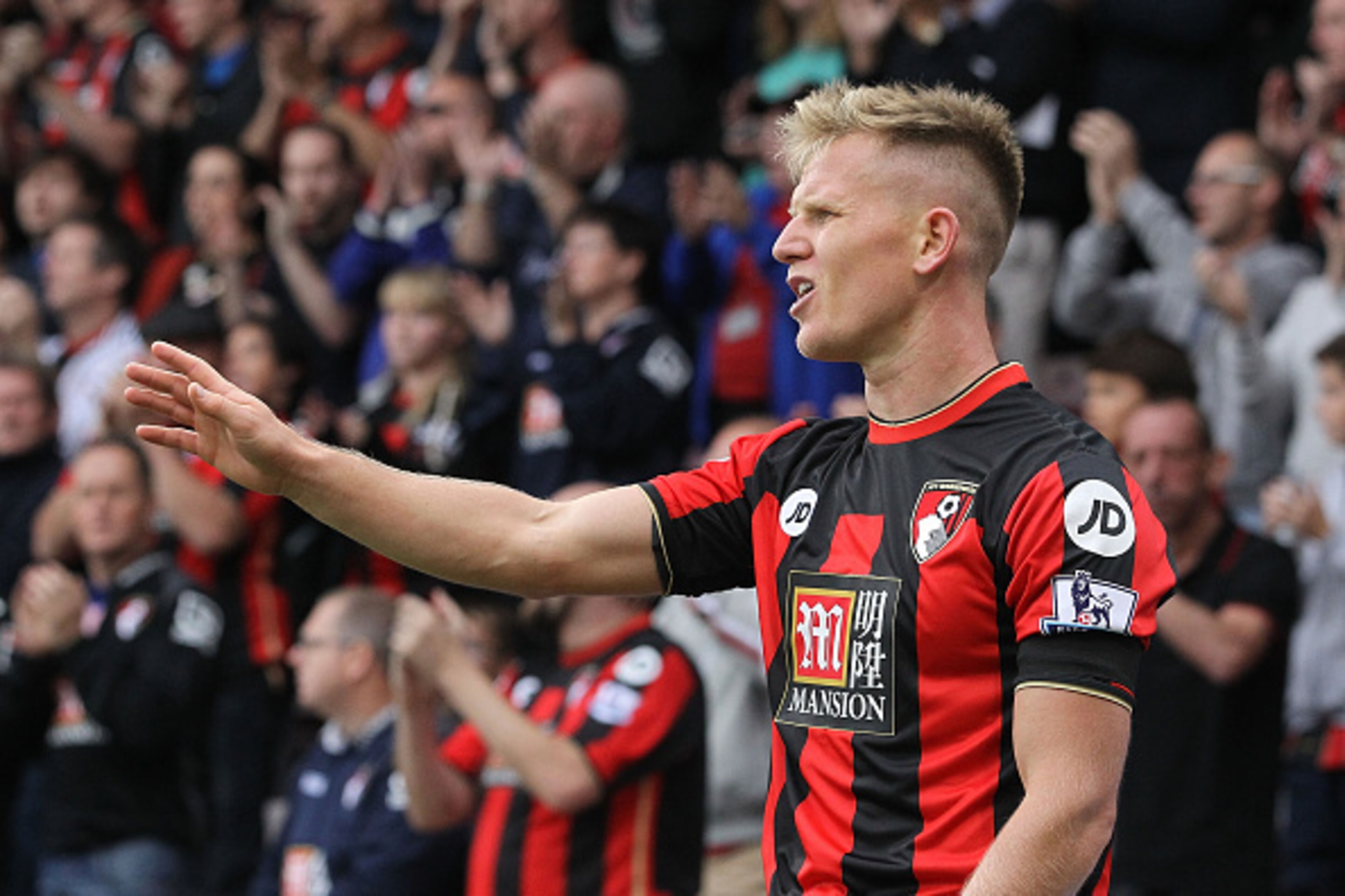BOURNEMOUTH, ENGLAND - OCTOBER 03:  Matt Ritchie of Bournemouth gestures during the Barclays Premier League match between A.F.C. Bournemouth and Watford at the Vitality Stadium on October 3, 2015 in Bournemouth, England.  (Photo by Matt Cardy/Getty Images